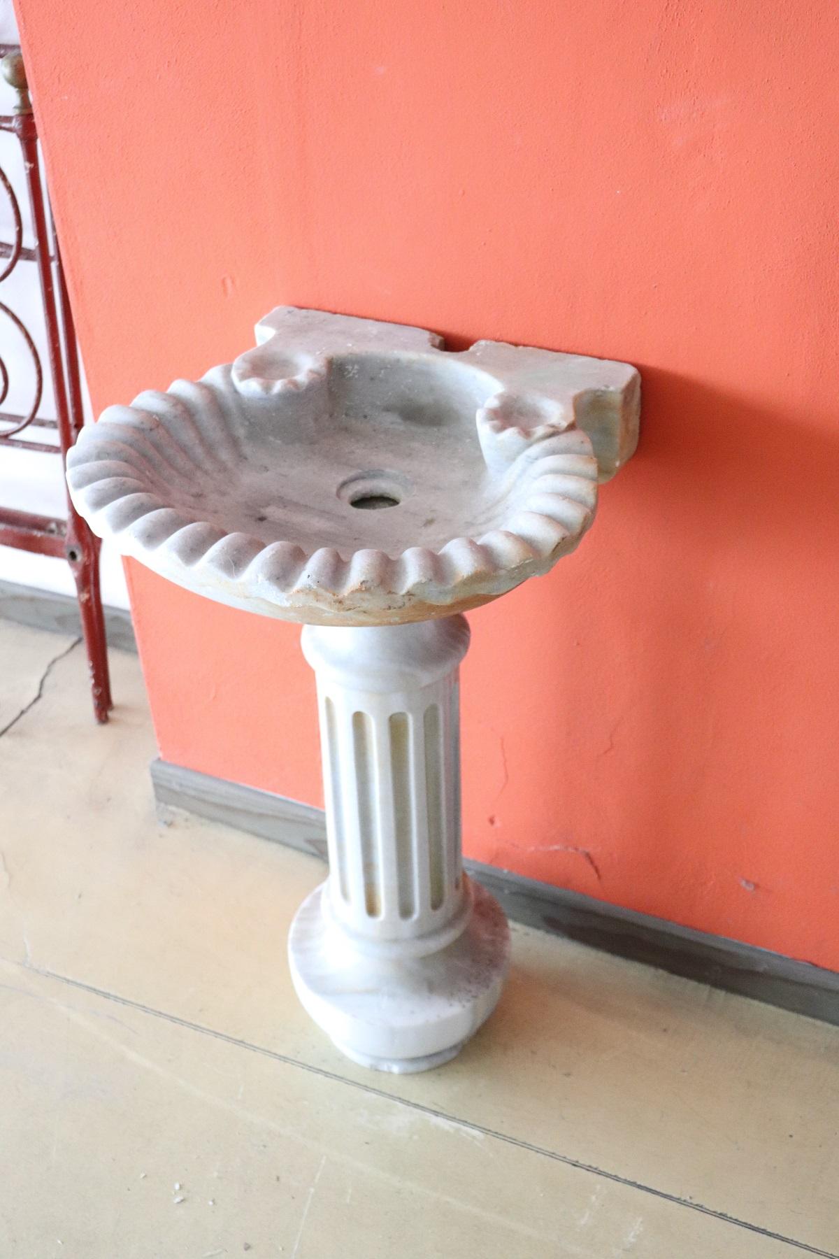 Early 20th Century Italian Marble Shell Sink with Column 9
