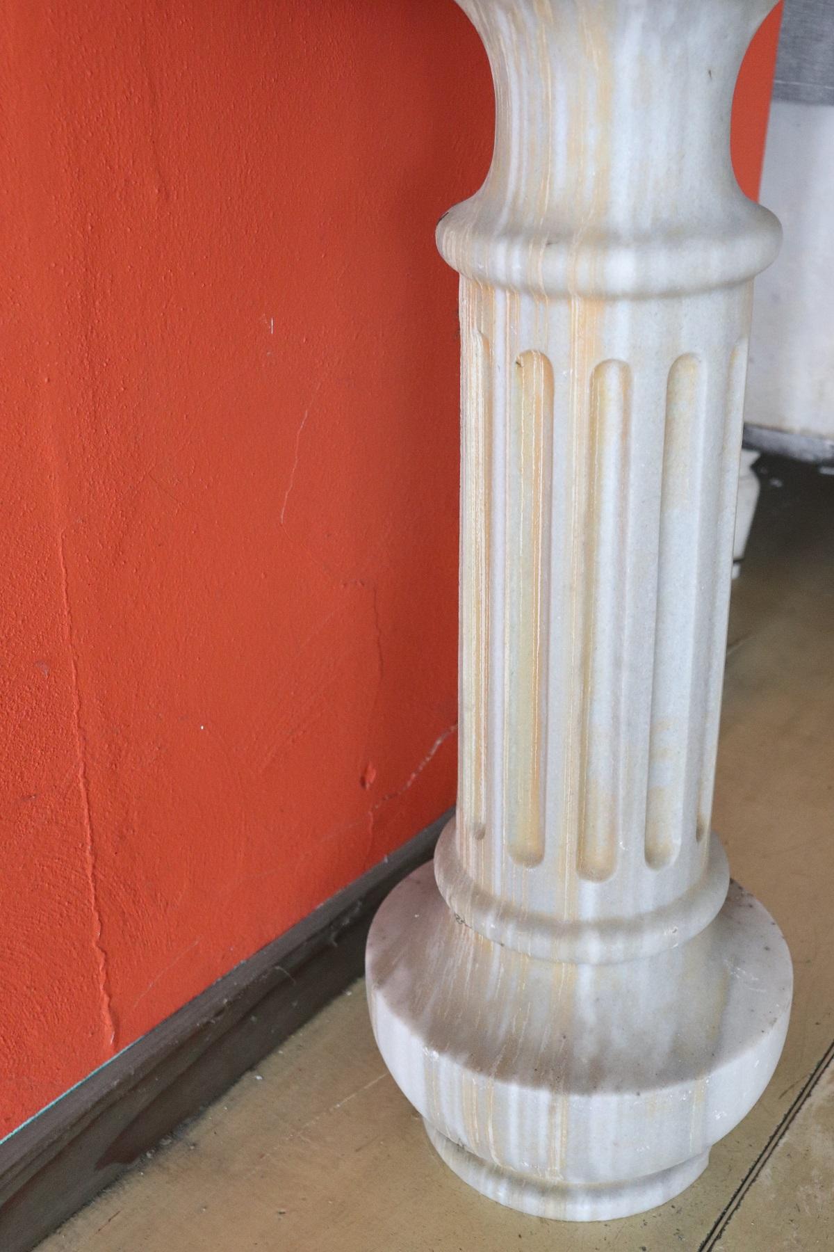Early 20th Century Italian Marble Shell Sink with Column 2