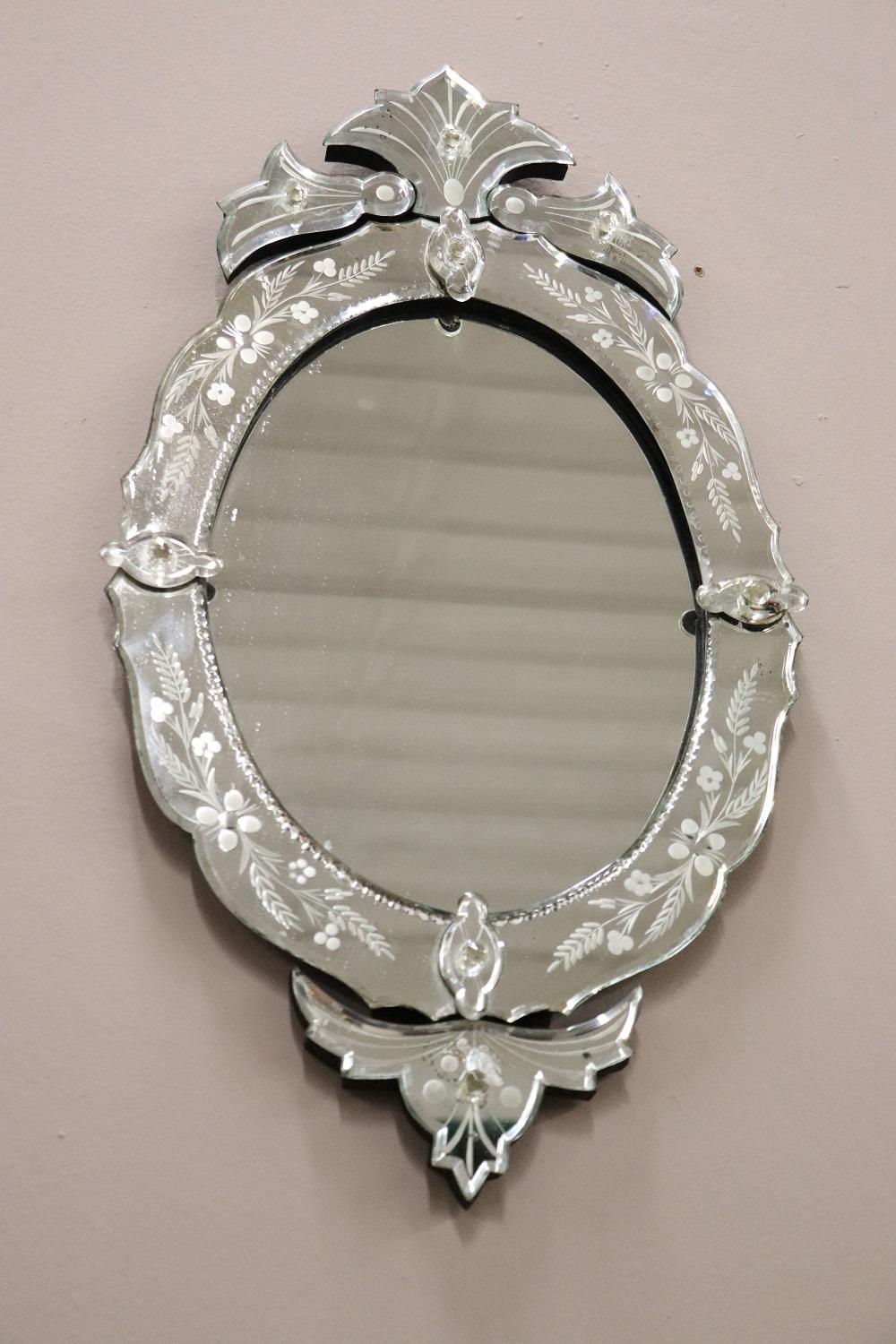 Early 20th Century Italian Murano Oval Wall Mirror For Sale 3