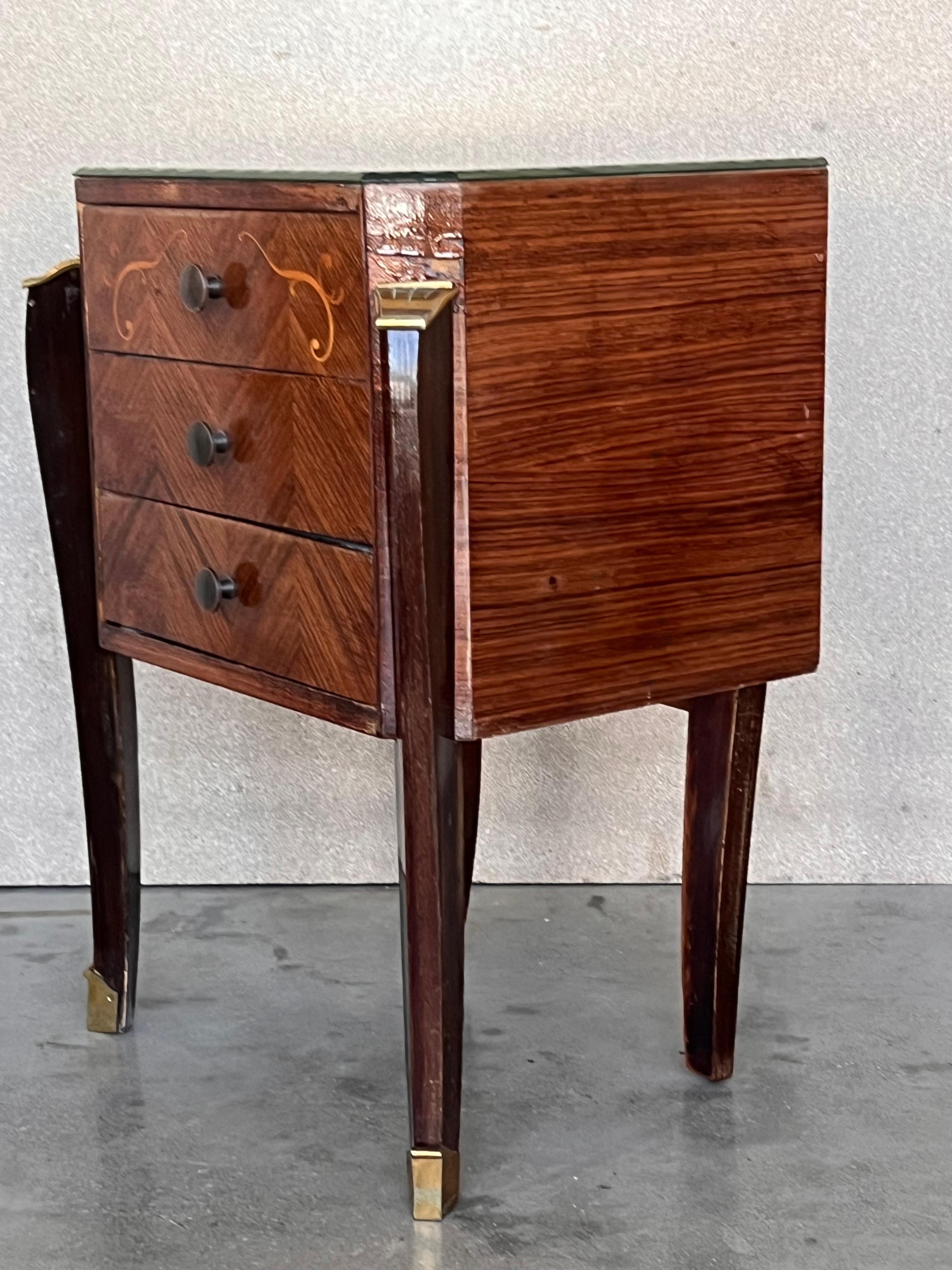 Art Deco Early 20th Century Italian Neoclassical Pair of Bedside Tables in Mahogany For Sale