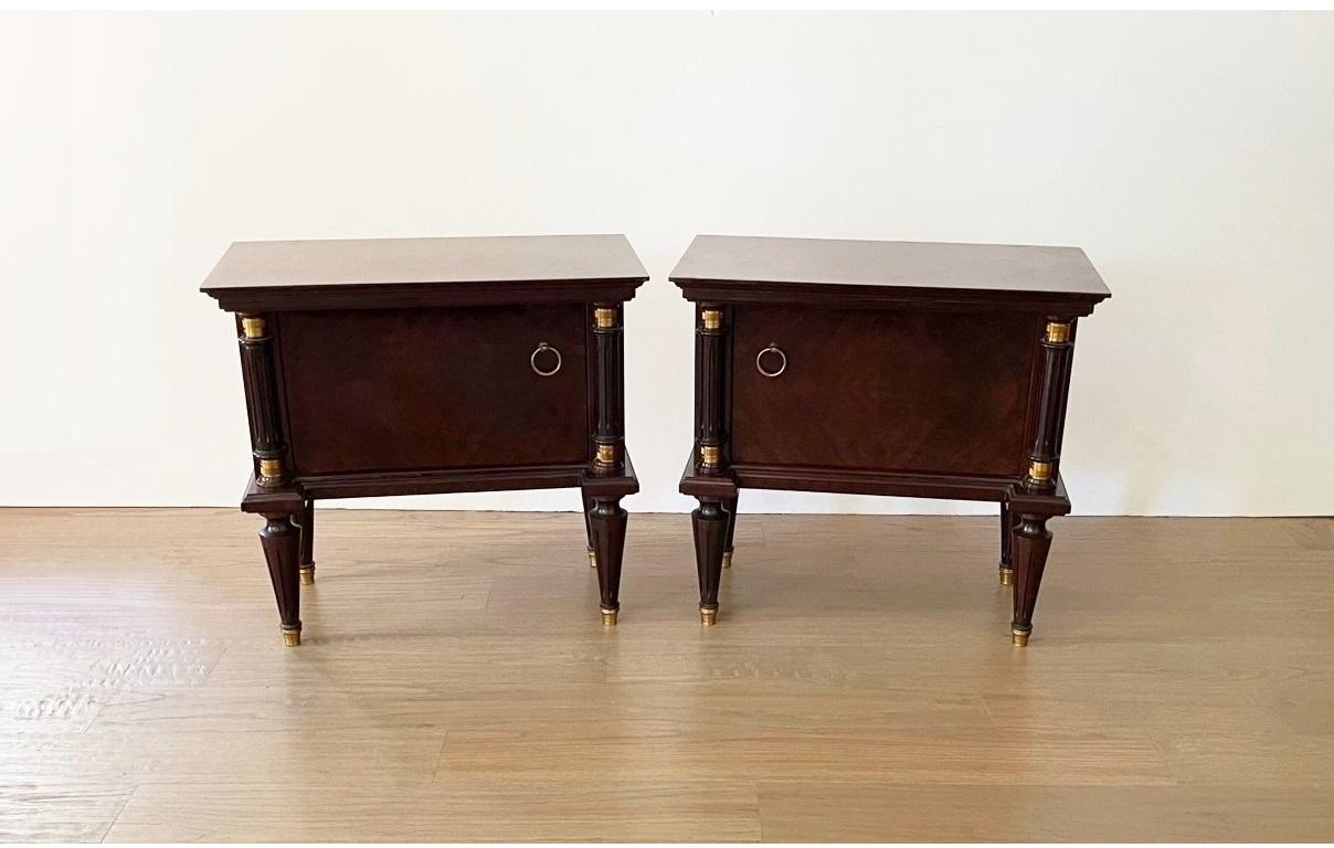 Neoclassical Revival Early 20th Century Italian Neoclassical Pair of Bedside Tables in Mahogany For Sale