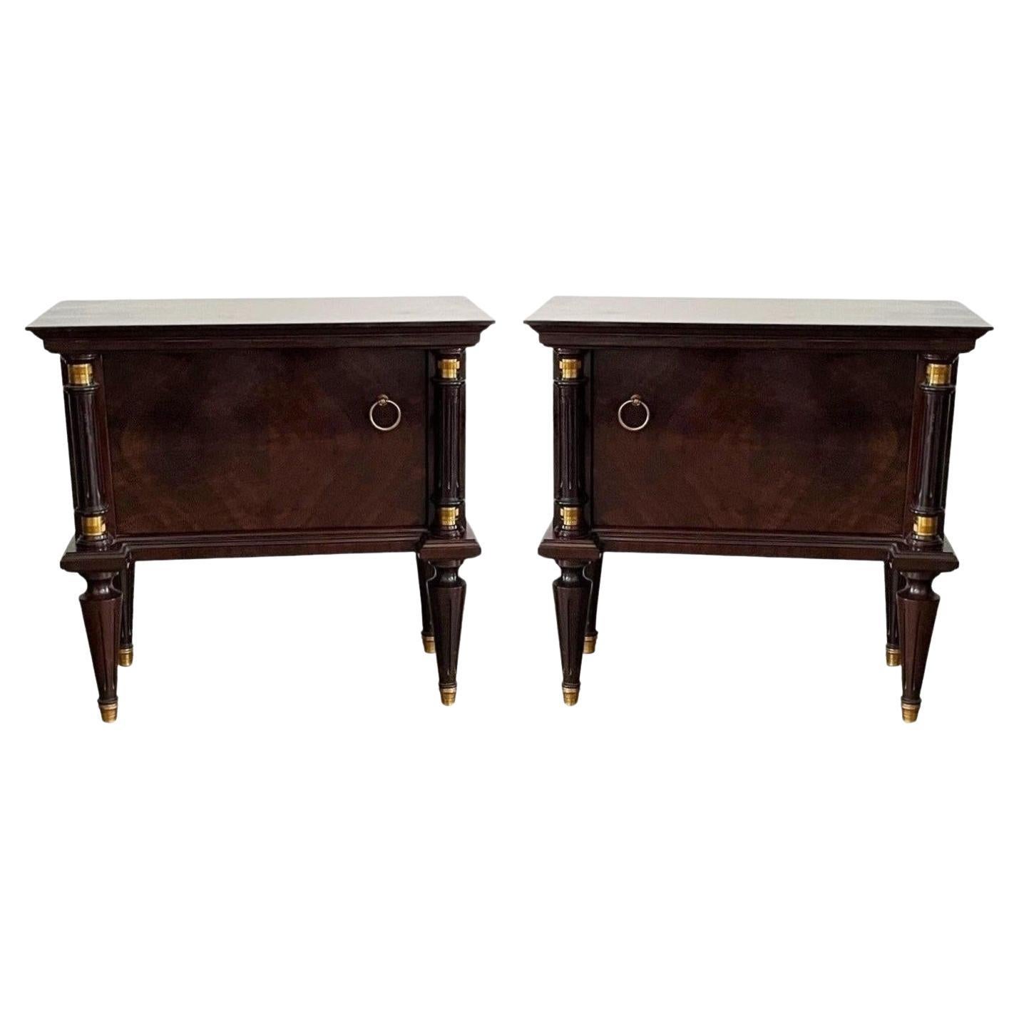 Early 20th Century Italian Neoclassical Pair of Bedside Tables in Mahogany