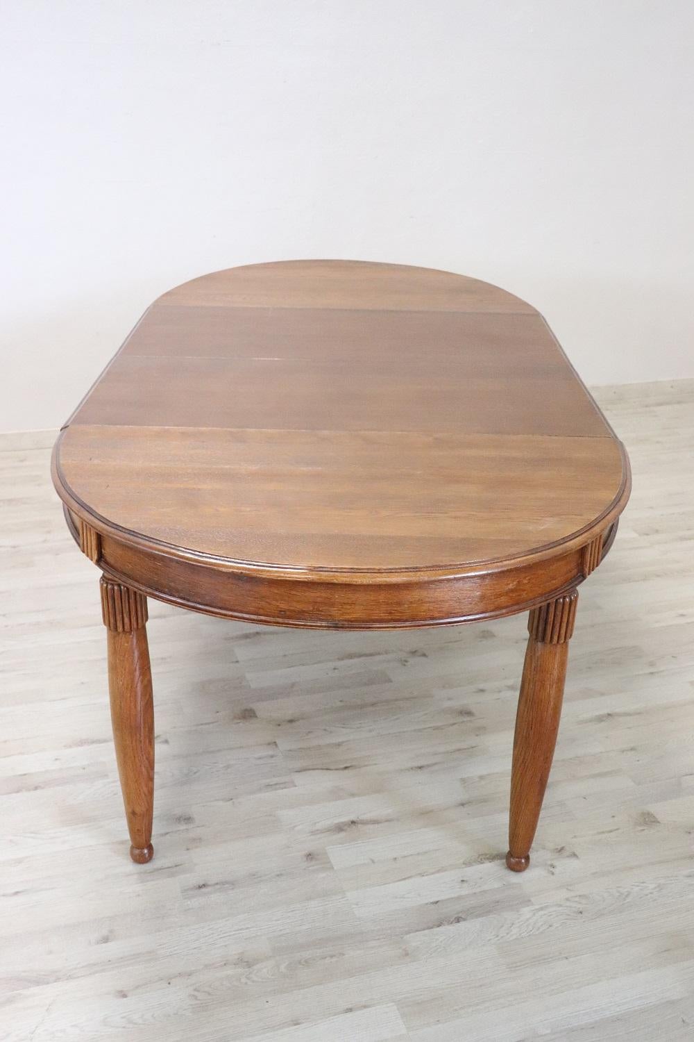 Early 20th Century Italian Oak Wood Oval Extendable Antique Dining Room Table 2
