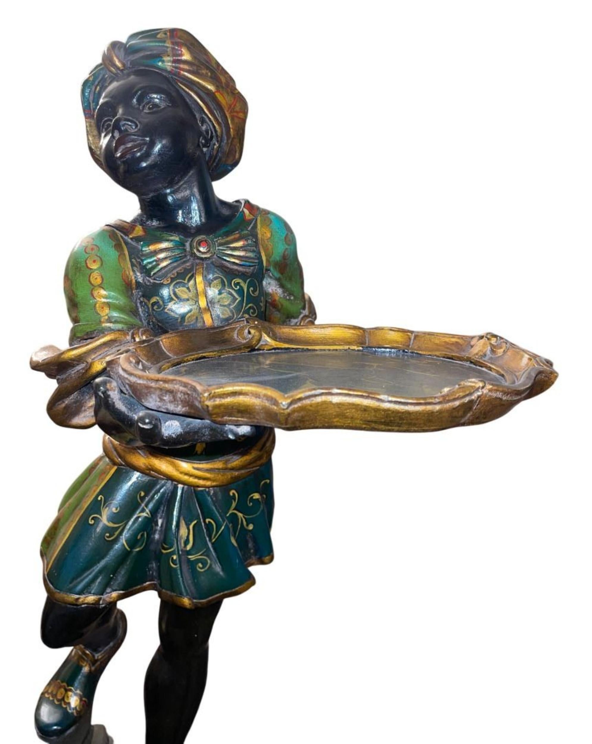 Early 20th Century Italian Pair of Polychrome Blackamoor Carved Wood Figures In condizioni buone in vendita a Los Angeles, CA