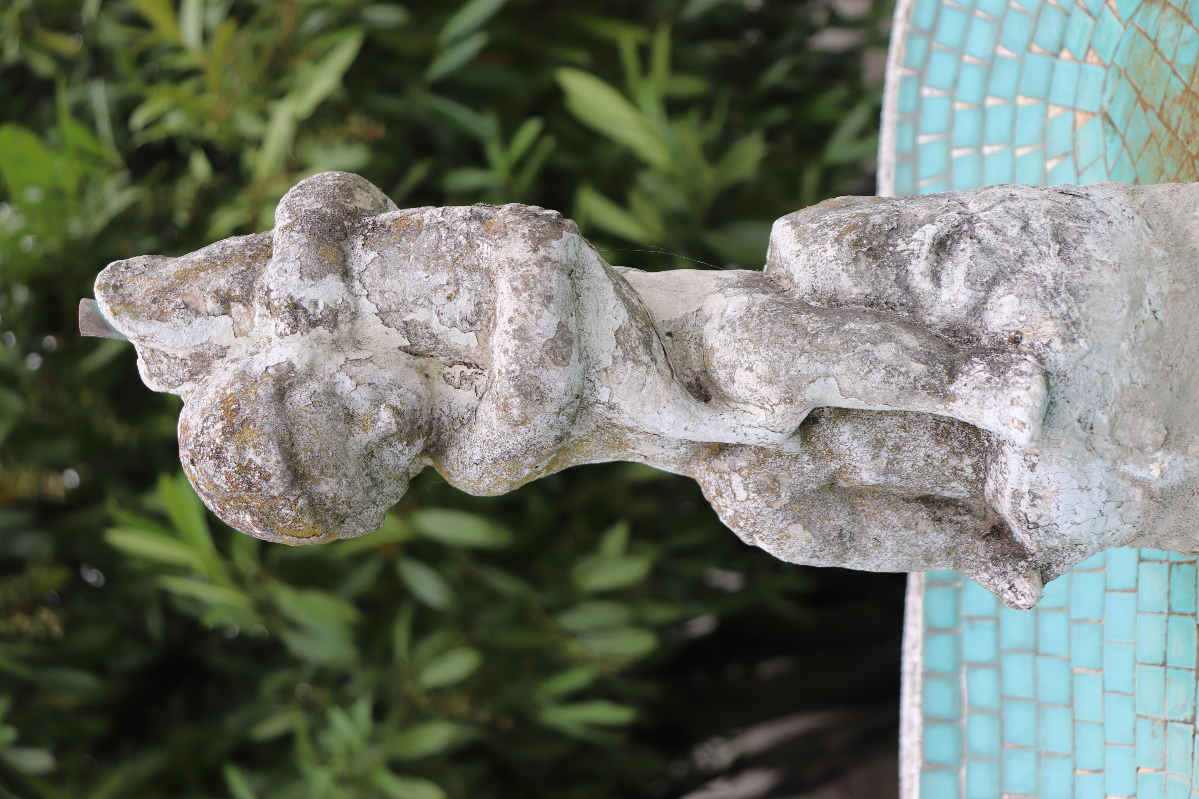 Seltener italienischer neoklassizistischer Gartenbrunnen des 20. Jahrhunderts mit Statue im Angebot 1
