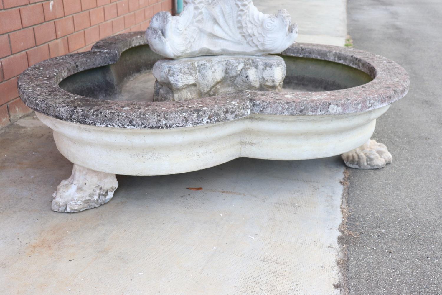 Early 20th Century Italian Rare Neoclassical Garden Large Fountain with Statue For Sale 7