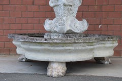 Early 20th Century Italian Rare Neoclassical Garden Large Fountain with Statue