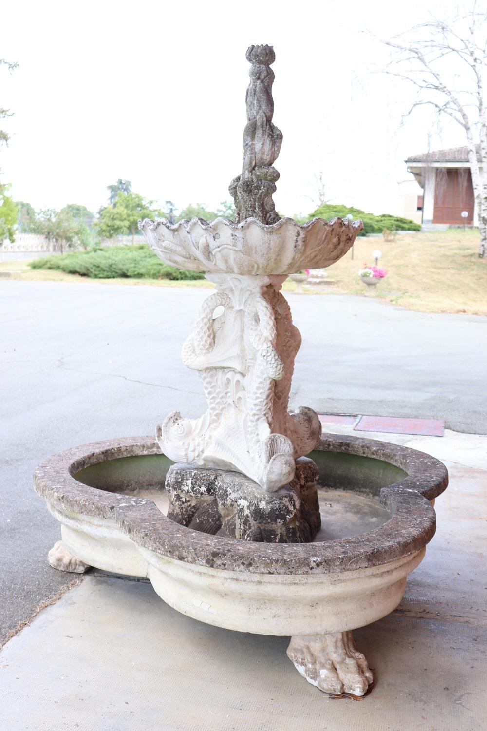 Early 20th Century Italian Rare Neoclassical Garden Large Fountain with Statue For Sale 2