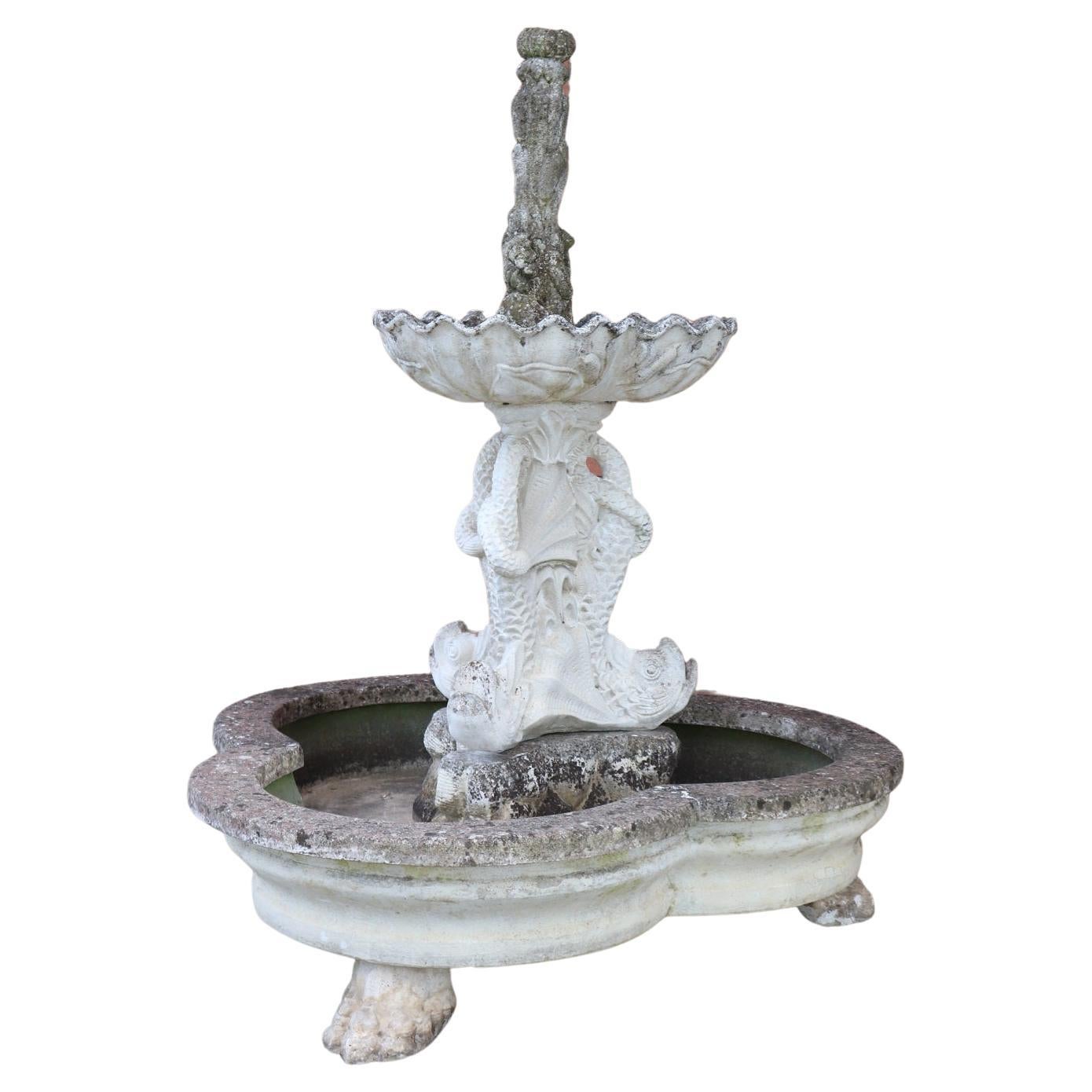 Early 20th Century Italian Rare Neoclassical Garden Large Fountain with Statue For Sale