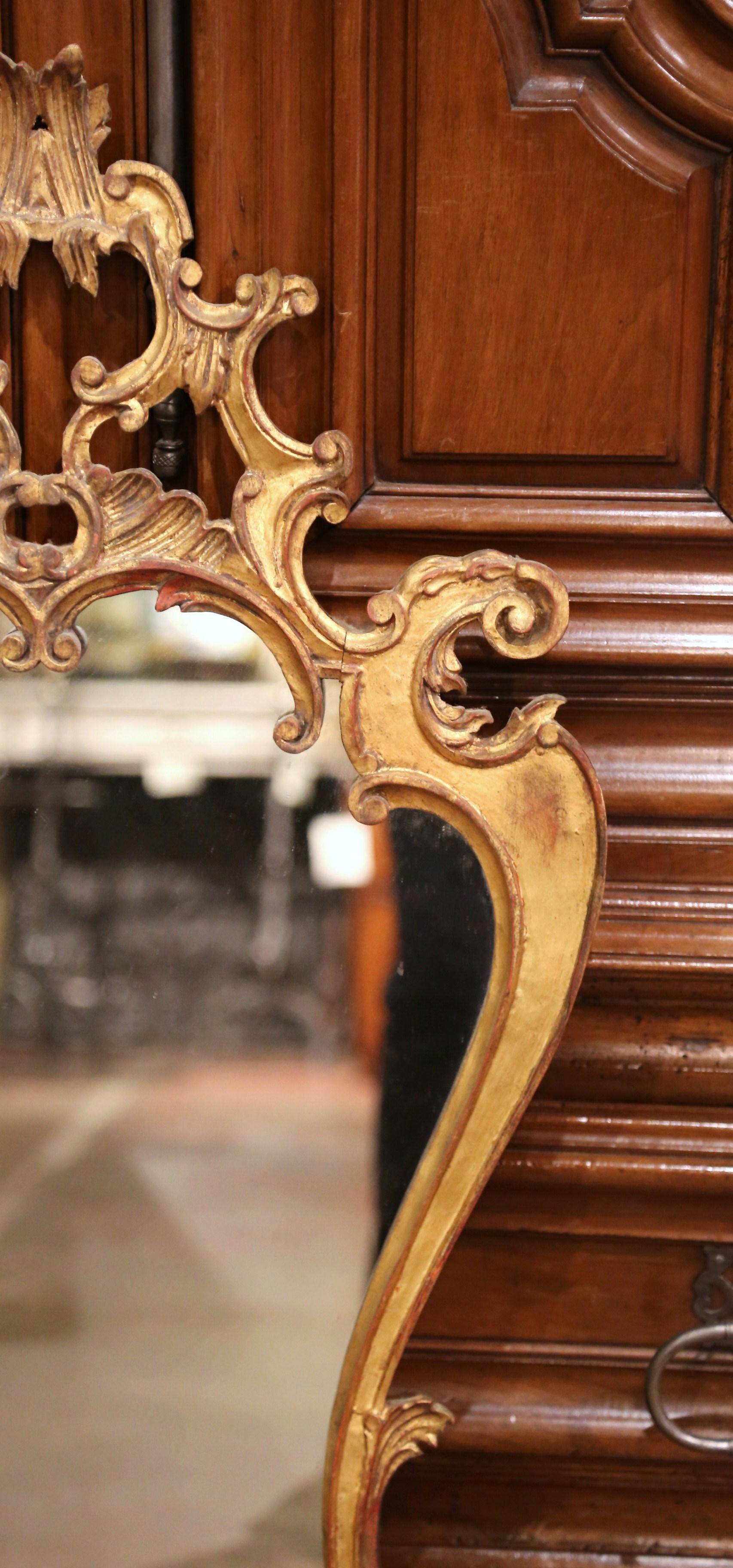 Early 20th Century Italian Rococo Carved Giltwood Wall Mirror In Excellent Condition In Dallas, TX