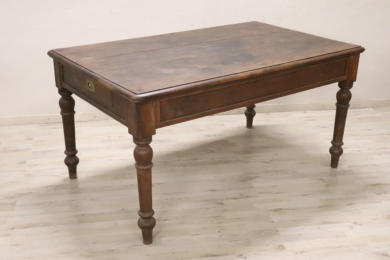 Table de cuisine ou table de salle à manger rustique italienne du début du 20e siècle en Oak Wood Bon état - En vente à Casale Monferrato, IT