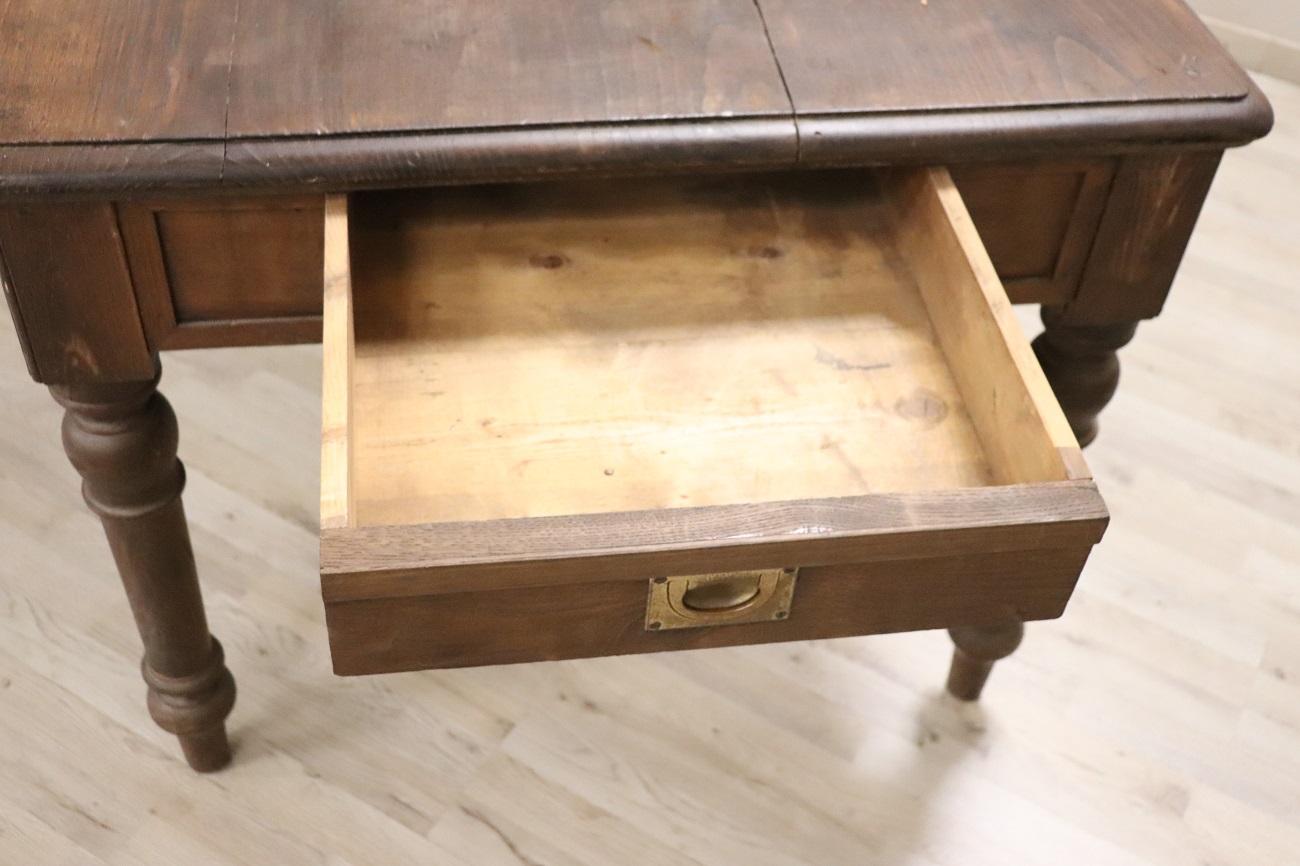 Table de cuisine ou table de salle à manger rustique italienne du début du 20e siècle en Oak Wood en vente 1