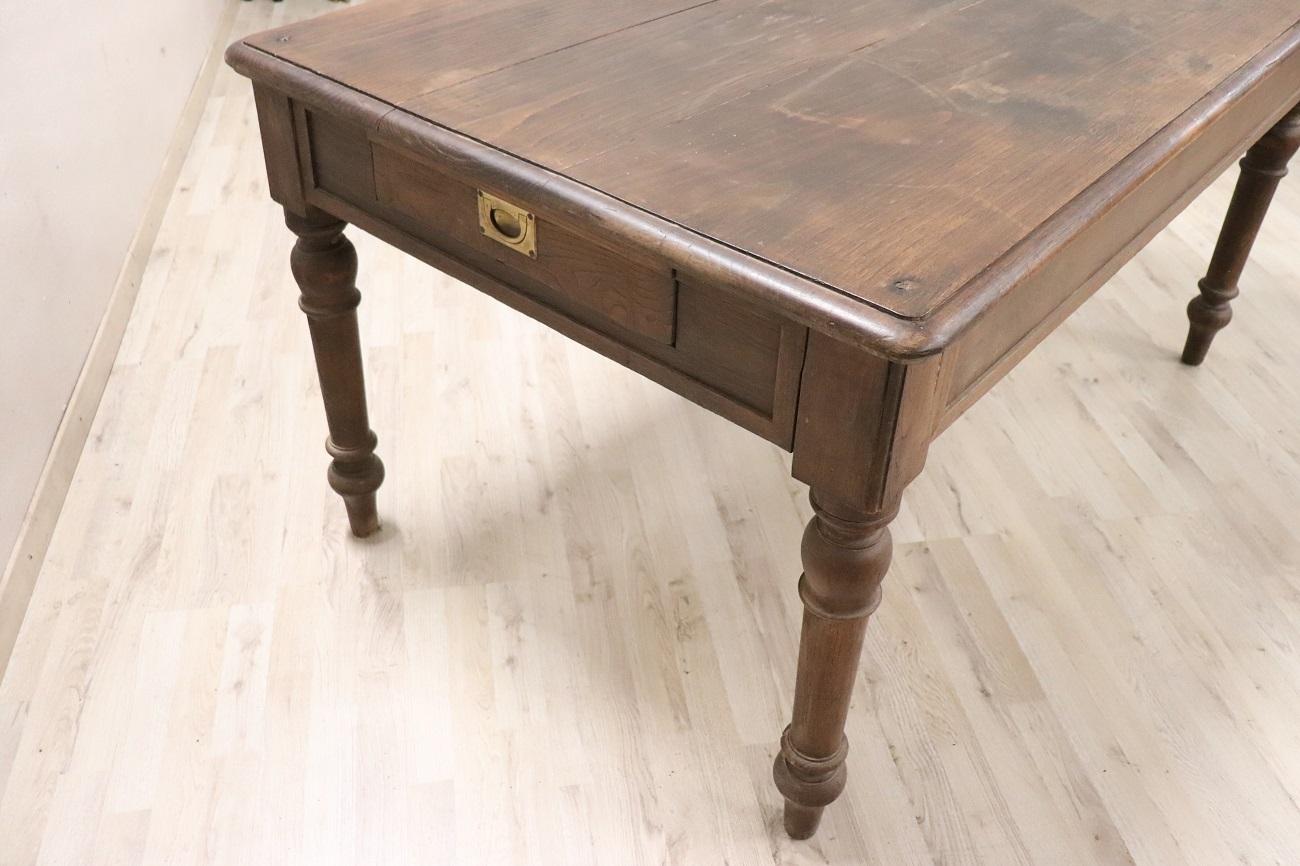 Table de cuisine ou table de salle à manger rustique italienne du début du 20e siècle en Oak Wood en vente 2