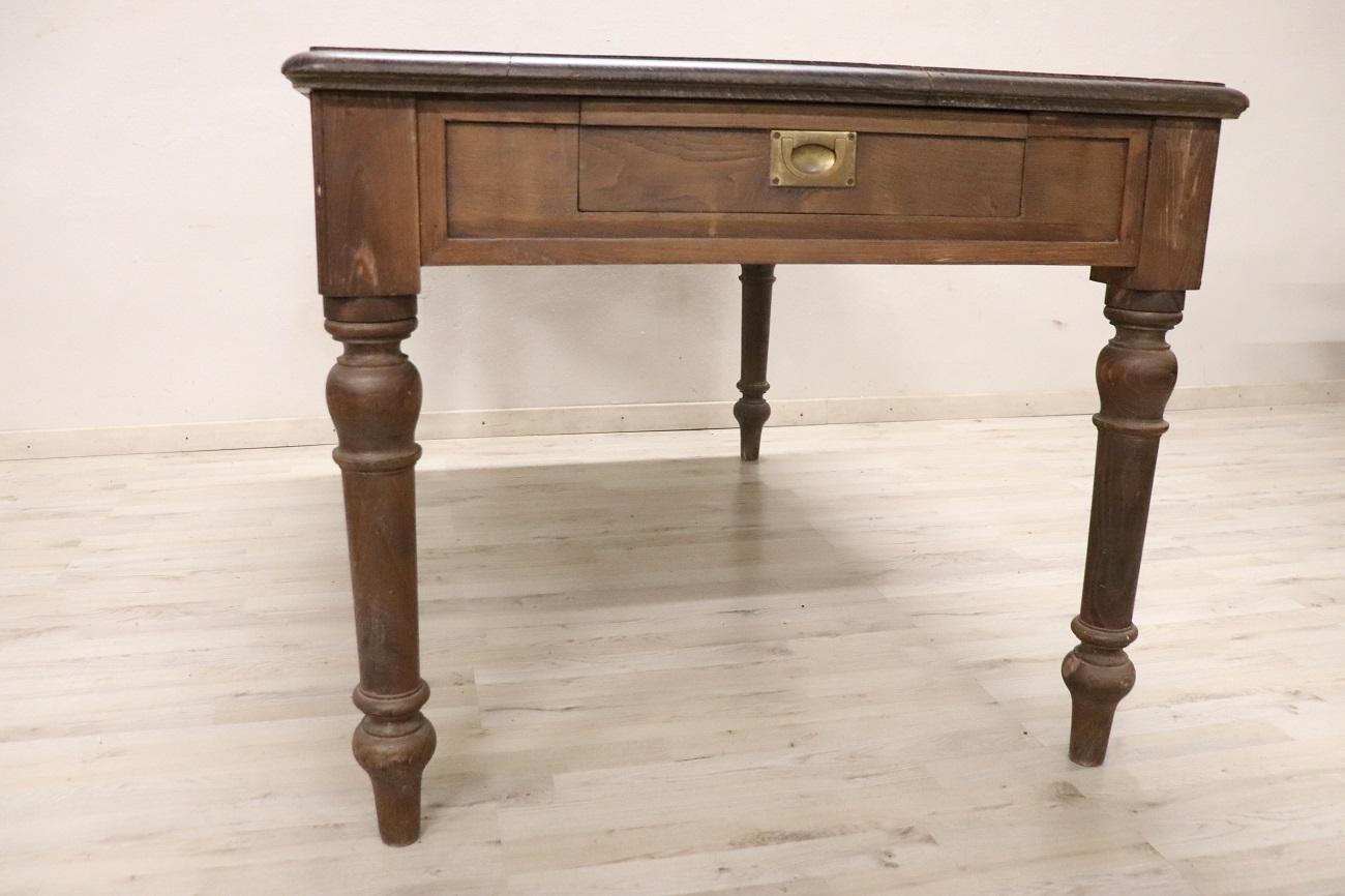 Table de cuisine ou table de salle à manger rustique italienne du début du 20e siècle en Oak Wood en vente 3