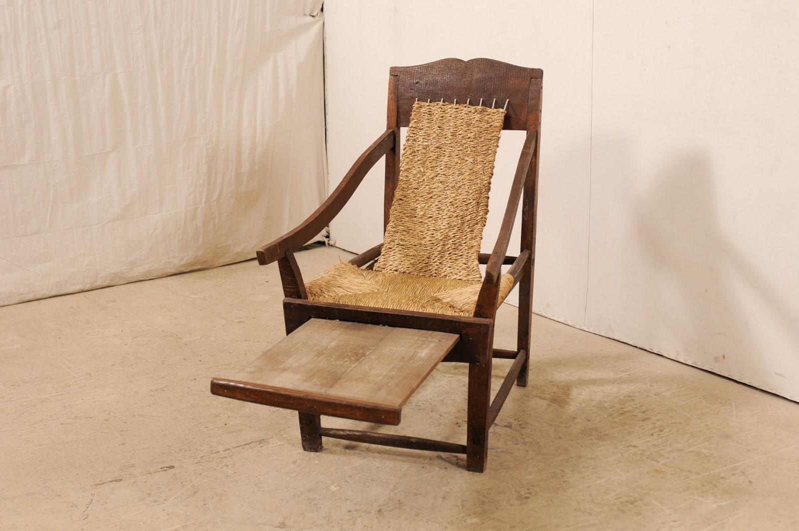 Italian Sling Lounge Chair w/ Rush Seating & Extendable Foot-Rest, Early 20th C. For Sale 2