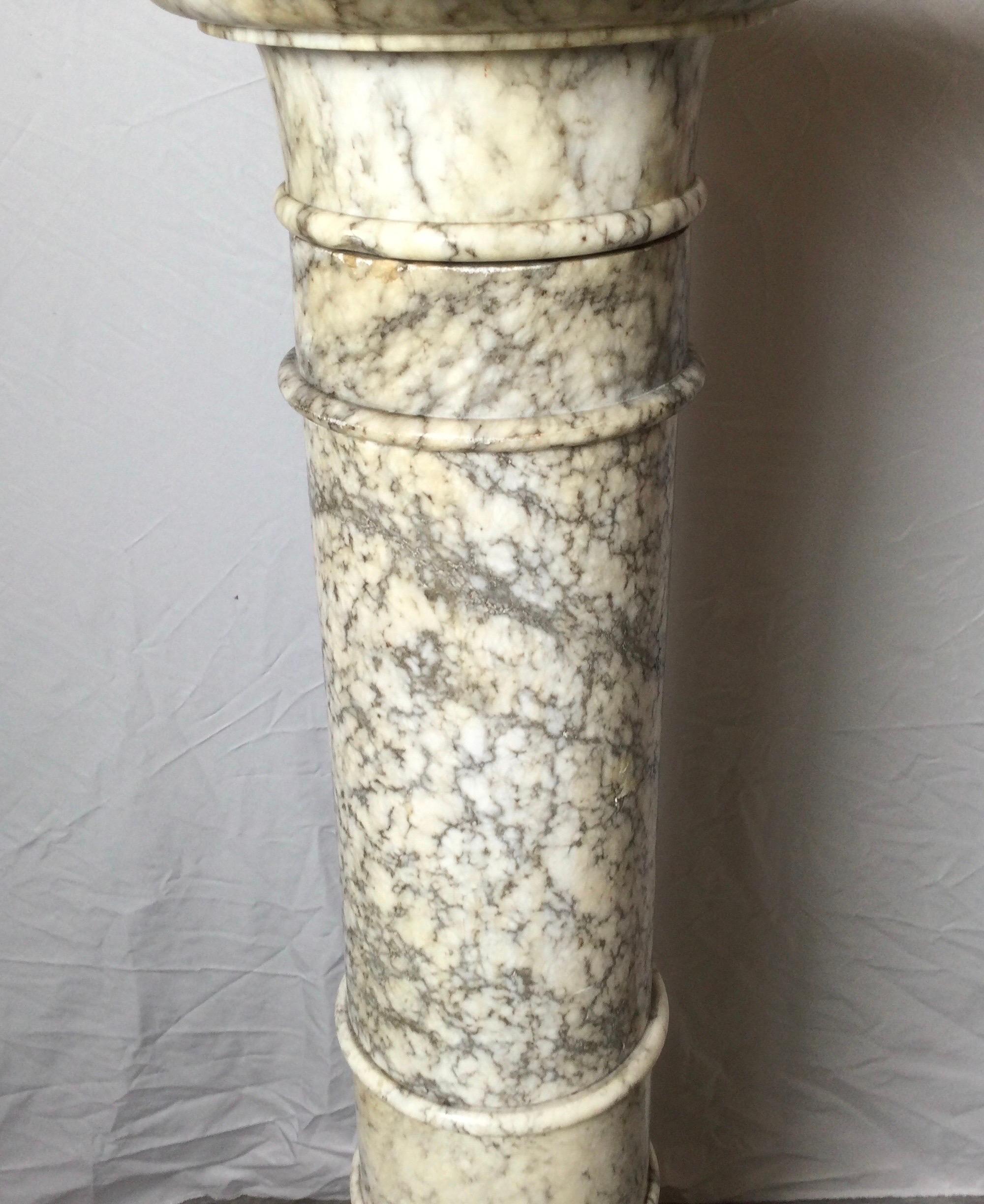 Early 20th Century Italian Solid Marble Rotating Pedestal  For Sale 1