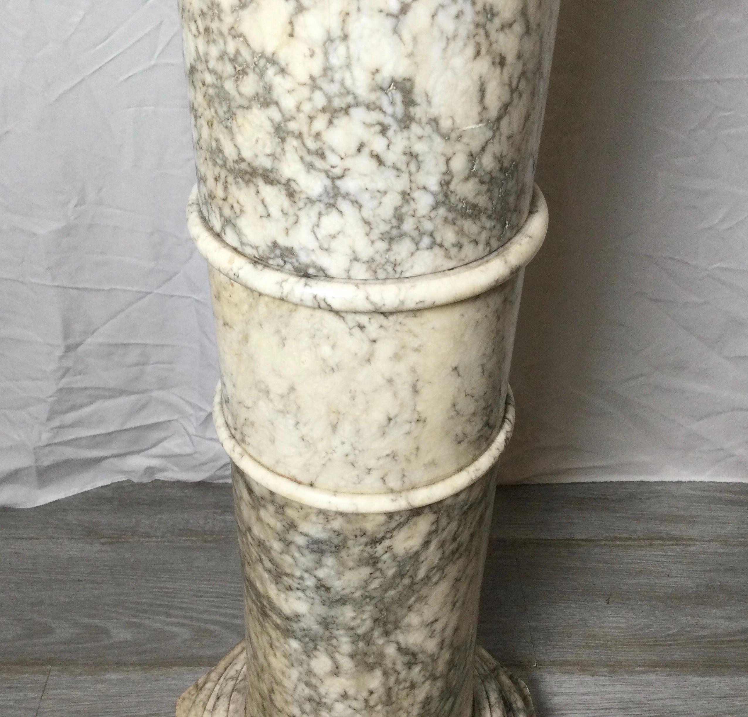 Early 20th Century Italian Solid Marble Rotating Pedestal  For Sale 3
