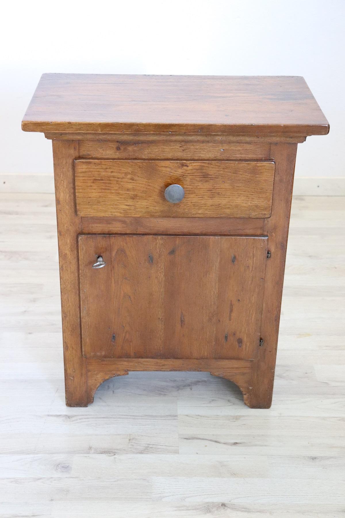 Early 20th Century Italian Solid Oak Wood Rustic Nightstand In Excellent Condition In Casale Monferrato, IT