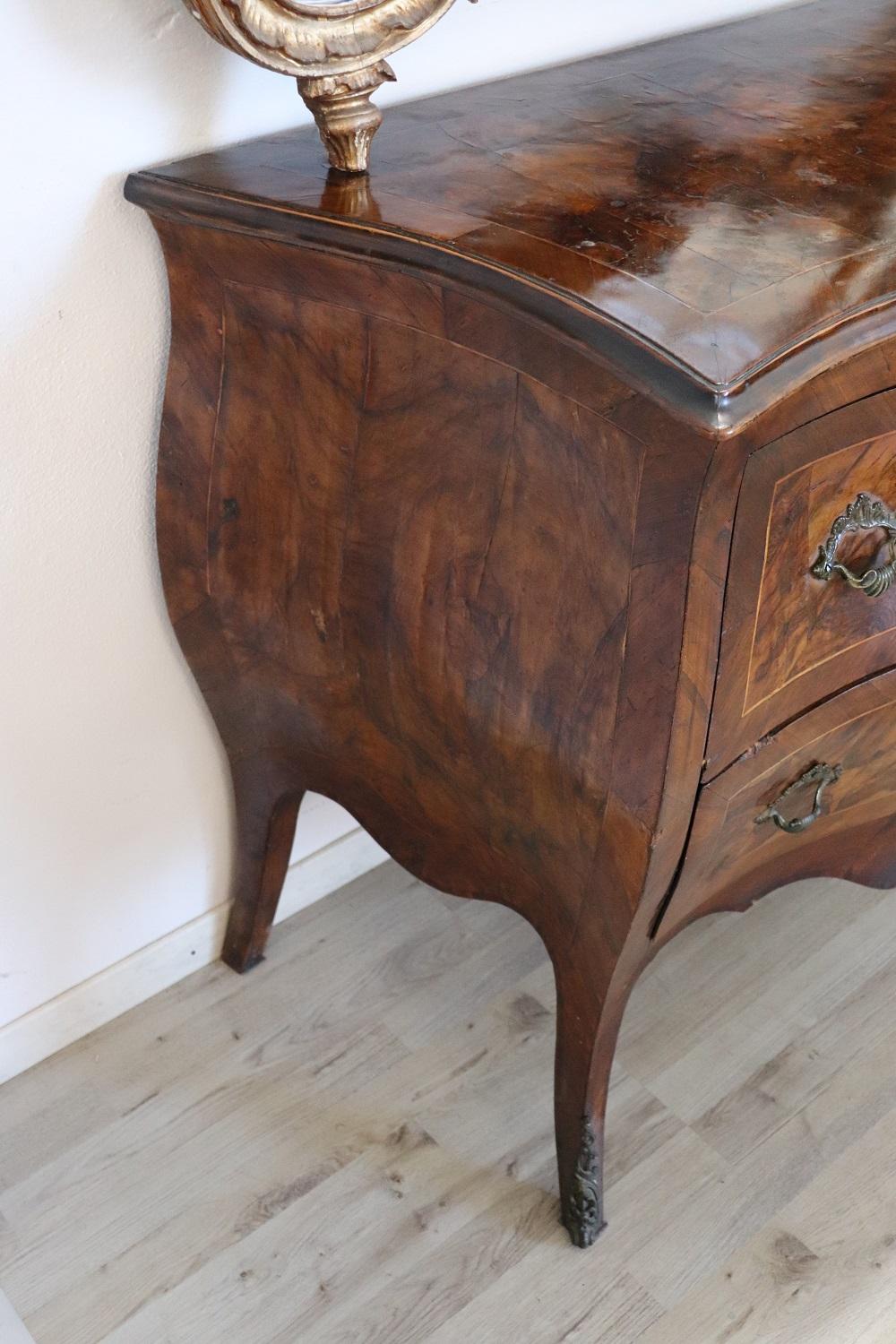 Early 20th Century Italian Venetian Louis XV Style Walnut Briar Pair of Commode 4