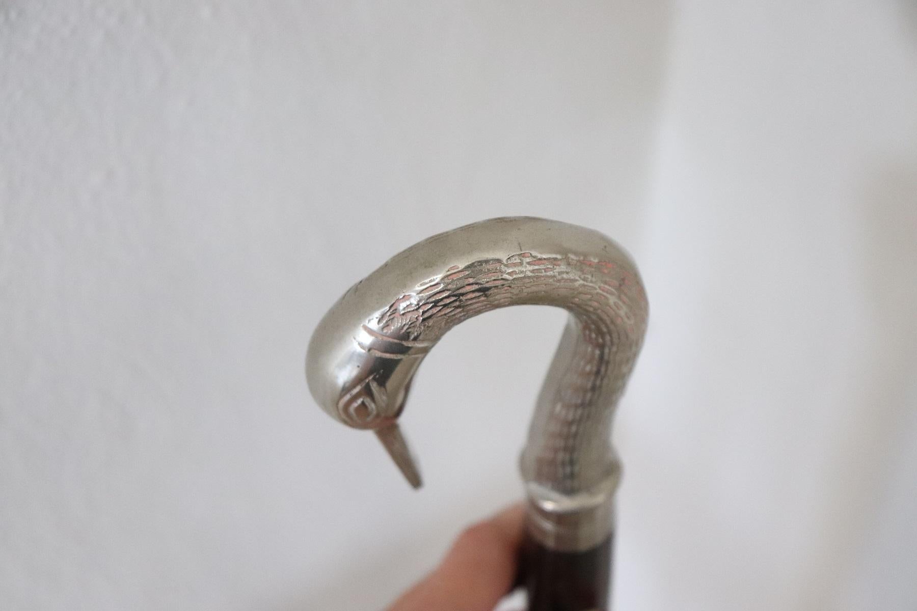 Early 20th Century Italian Walnut and Silver Plate Walking Stick, 1920s In Excellent Condition In Casale Monferrato, IT