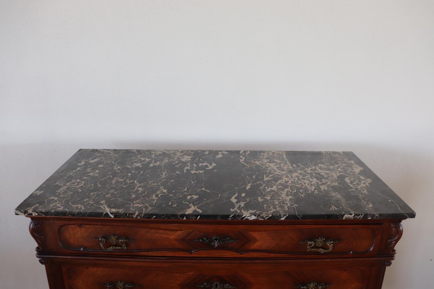Early 20th Century Italian Walnut Antique Chest of Drawers with Marble Top 1