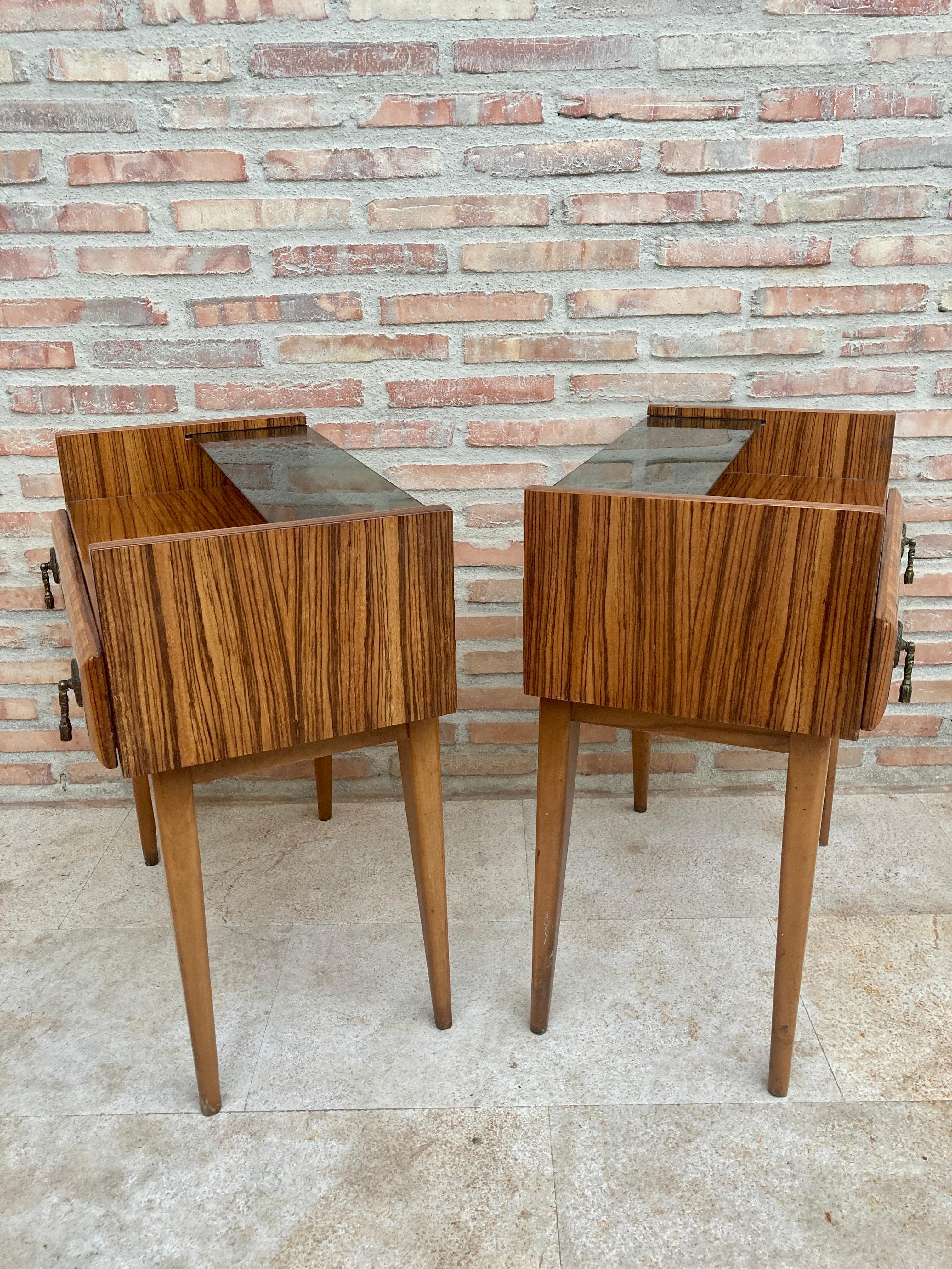 Glass Early 20th Century Italian Walnut Nightstands by Paolo Buffa, Set of 2