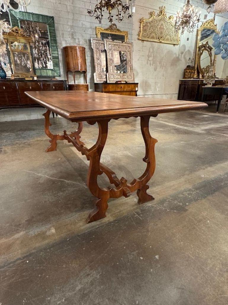 Mesa caballete italiana de nogal de principios del siglo XX Italiano en venta