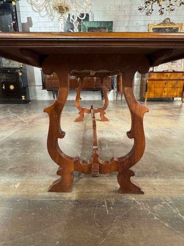 Mesa caballete italiana de nogal de principios del siglo XX en venta 1
