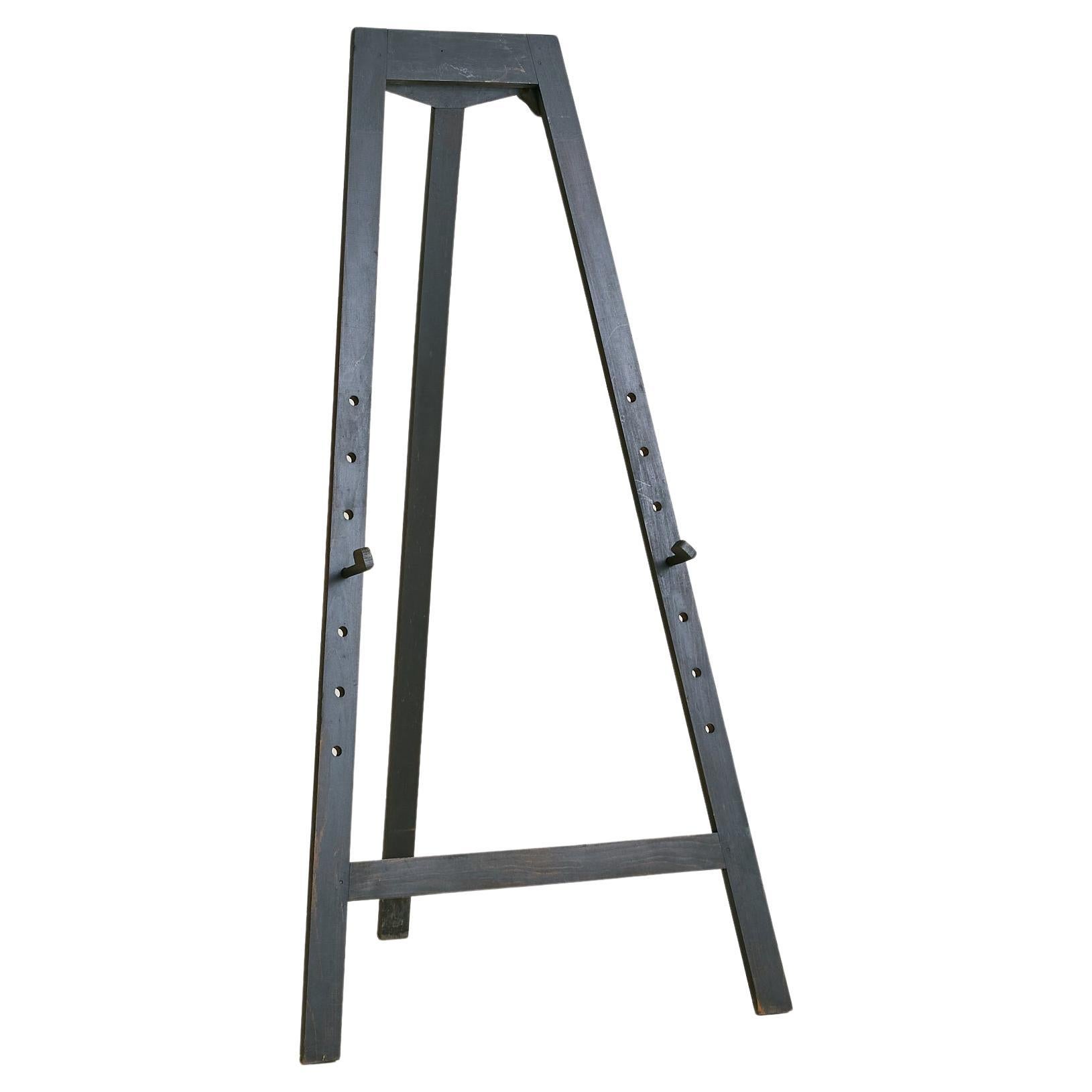 Early 20th Century Italian Wooden Studio Easel For Sale