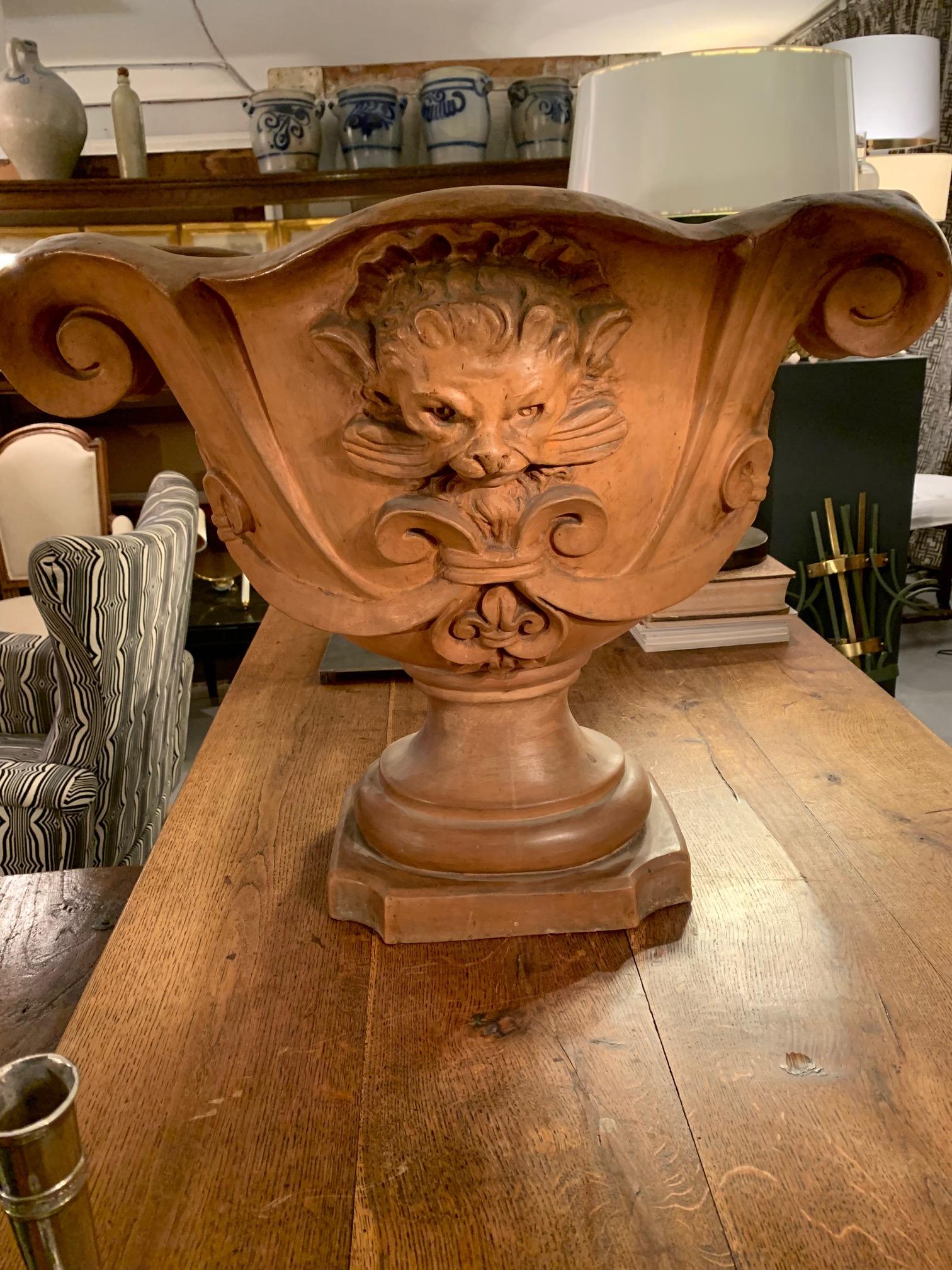 Dekorative Terrakotta-Vase/ Urne aus Italien, frühes 20. Jahrhundert im Angebot 2