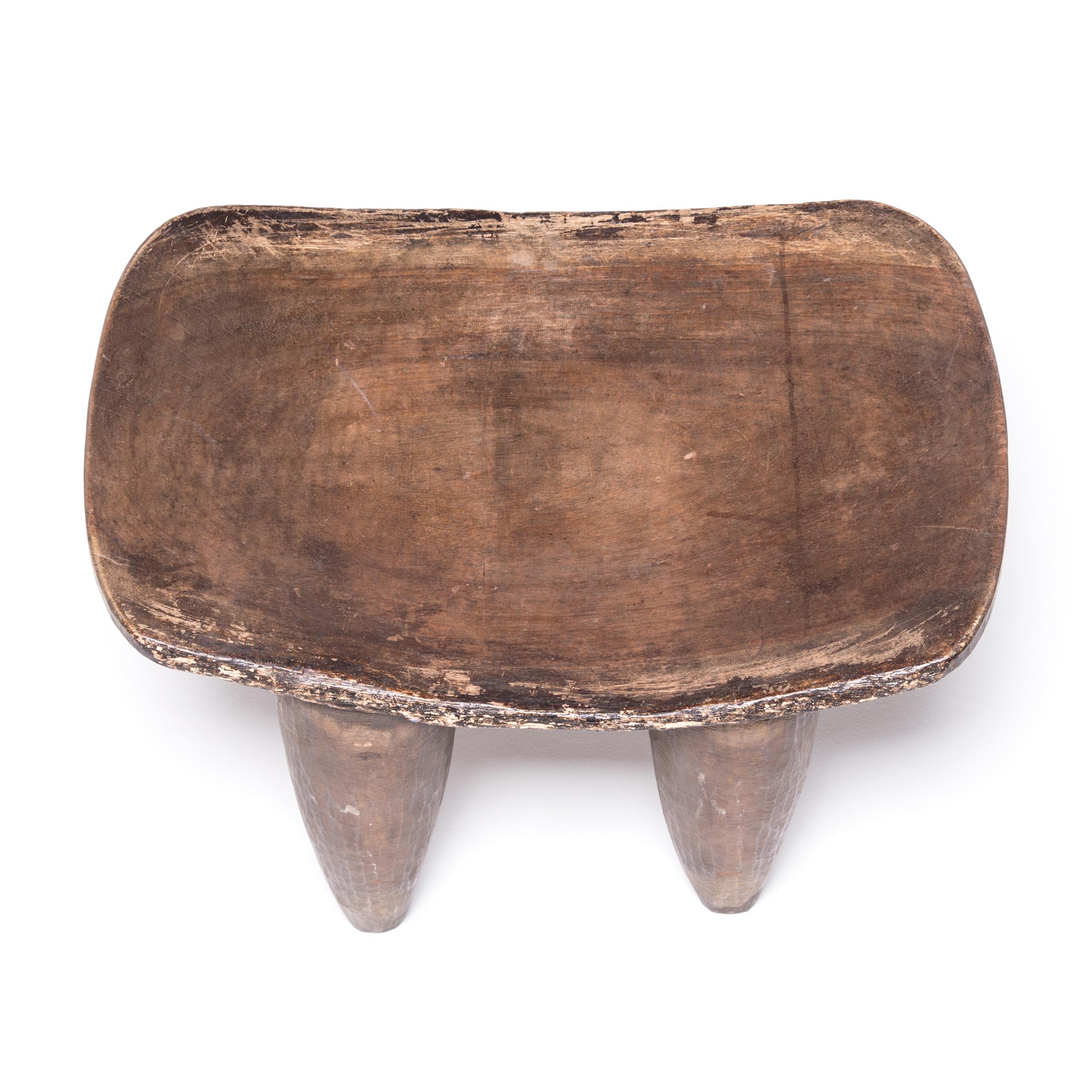 Early 20th Century Ivorian Senufo Elevated Stool In Good Condition In Chicago, IL