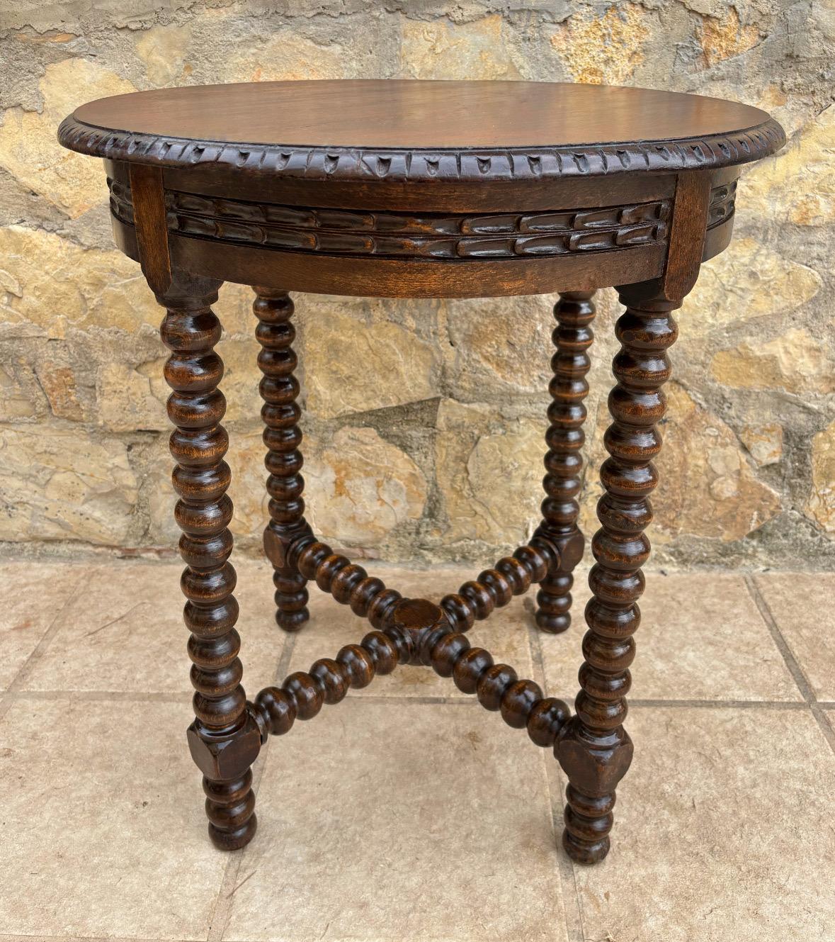 Early 20th Century Jacobean Revival Bobbin Side Table in Oak In condizioni buone in vendita a BÉTERA, ES