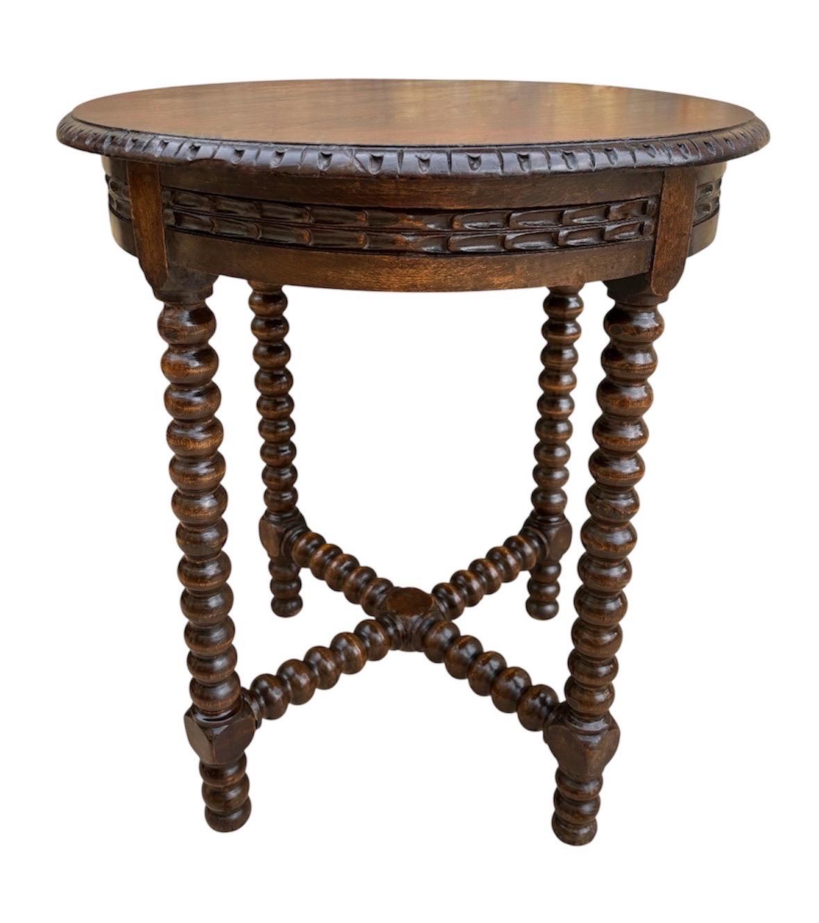Early 20th Century Jacobean Revival Bobbin Side Table in Oak