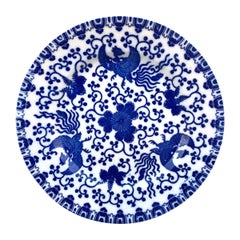 Plato japonés azul y blanco de principios del siglo XX