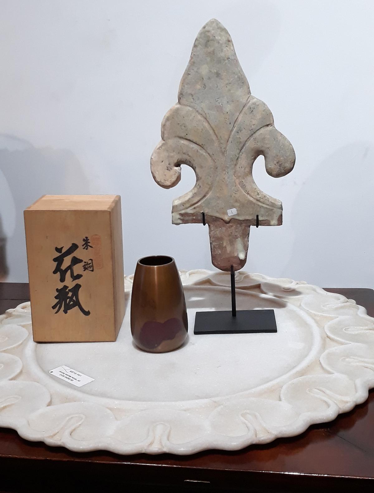 Early 20th Century Japanese Bronze Vase, Showa Period 6