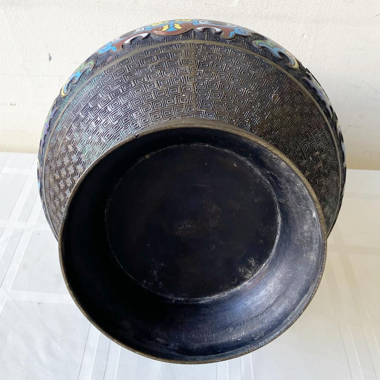 20ième siècle Vase japonais en laiton champlevé du début du XXe siècle en vente