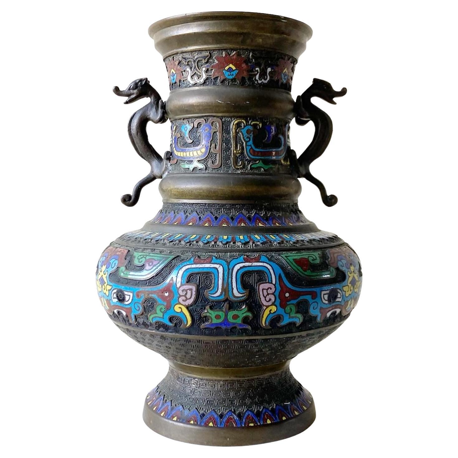 Vase japonais en laiton champlevé du début du XXe siècle