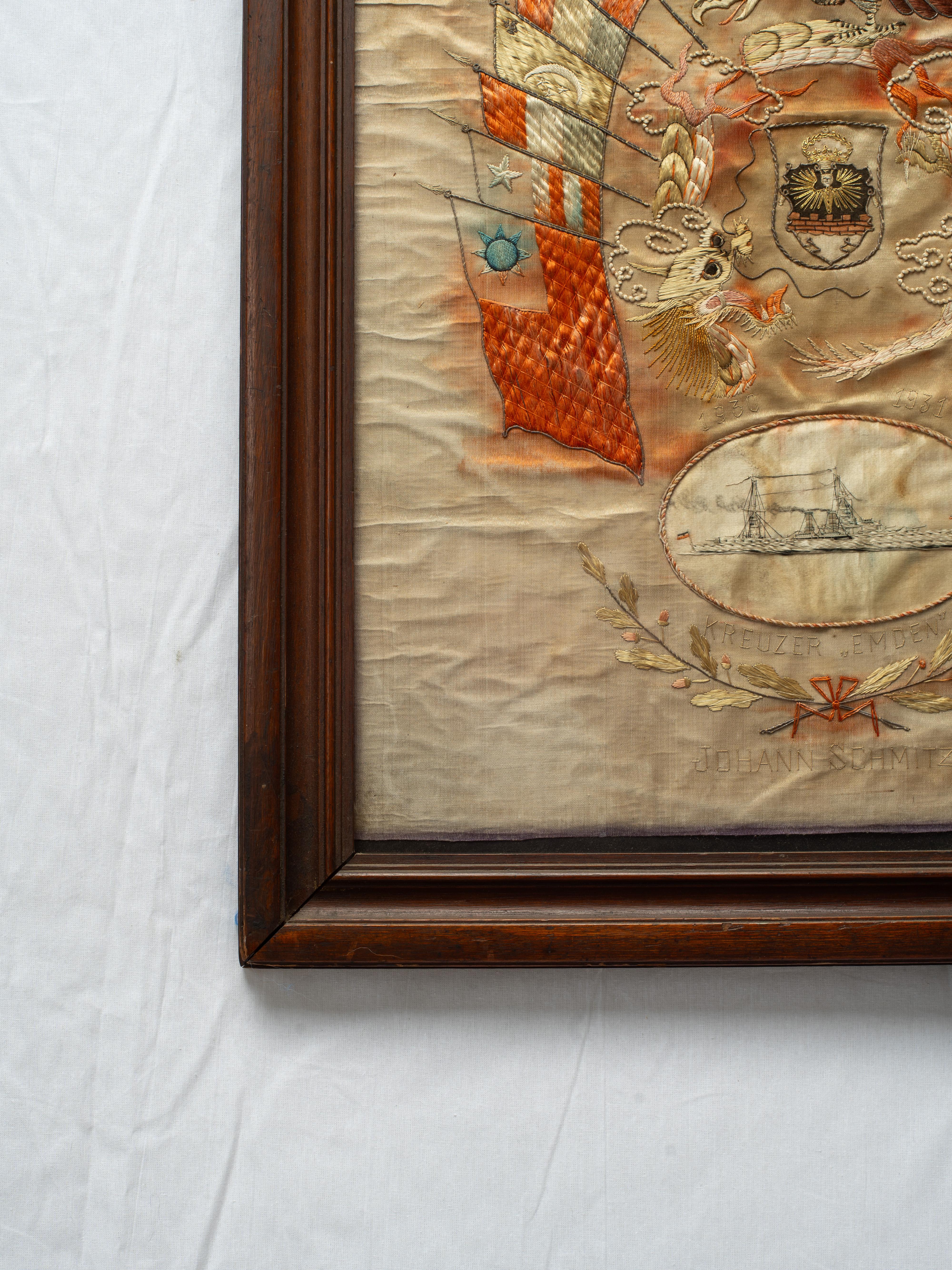 Brodé Early 20th Century Japanese Embroidered Military Souvenir en vente