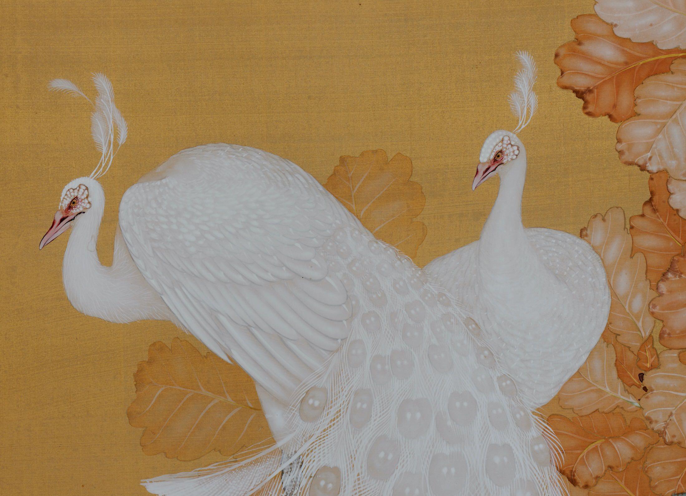 Japanisches gerahmtes Gemälde des frühen 20. Jahrhunderts, weiße Pfaue auf Seide und Gold (Taisho) im Angebot
