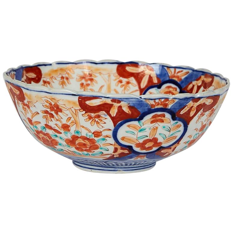 Early 20th Century Japanese Imari Scalloped Bowl