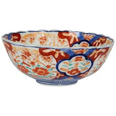 Early 20th Century Japanese Imari Scalloped Bowl