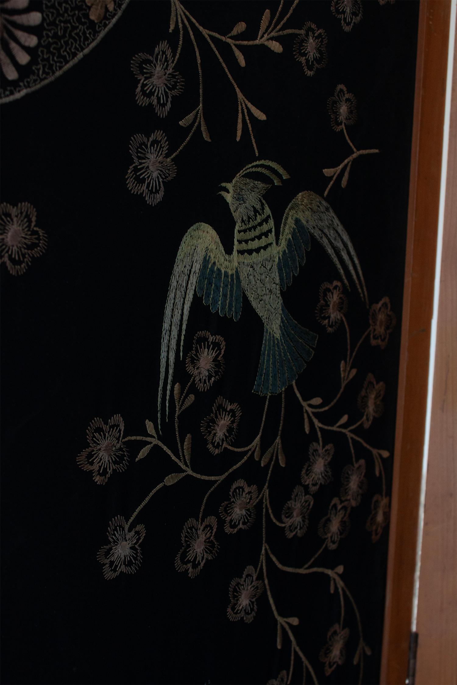 Early 20th Century Japanese Inspired Screen Black Silk With Gold Embroidery For Sale 2
