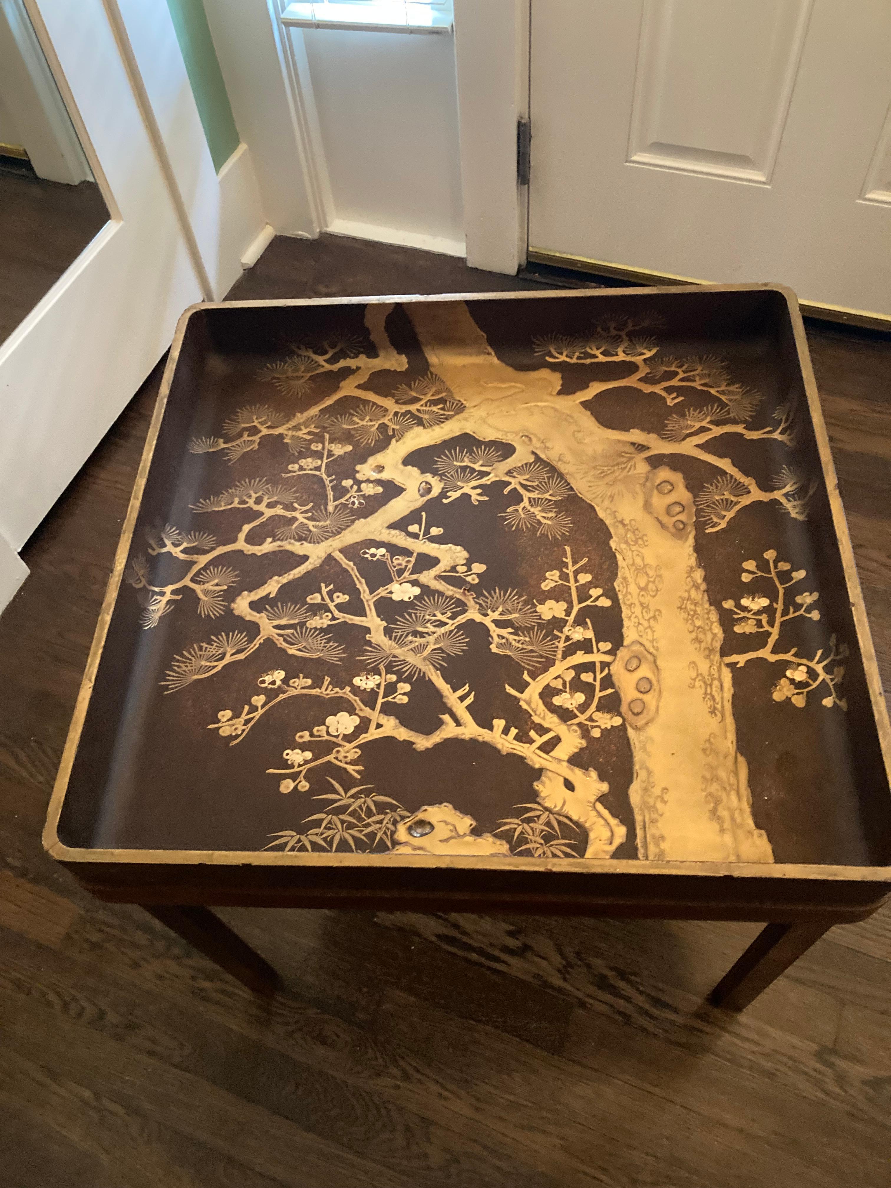 Early 20th Century Japanese Lacquer Tray Table In Good Condition For Sale In Tacoma, WA