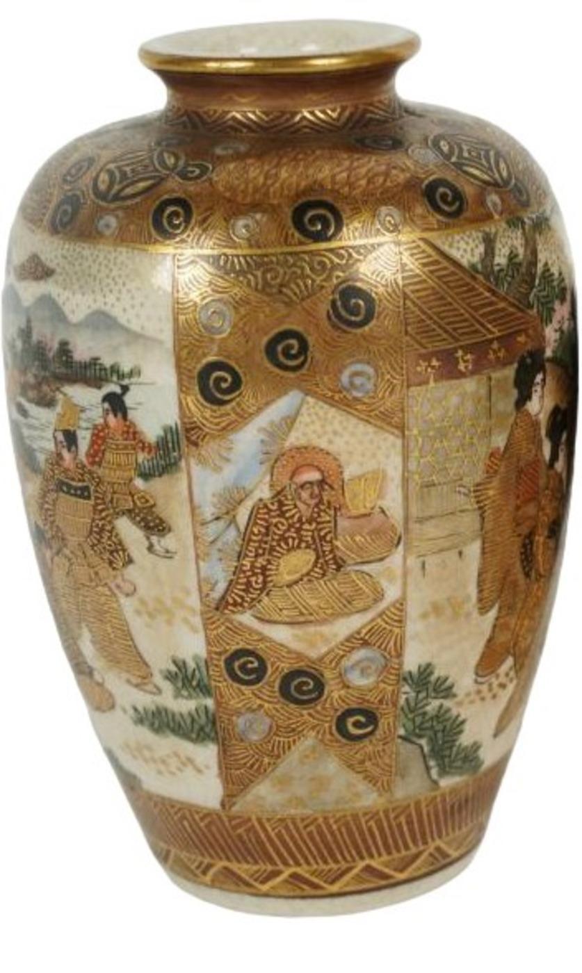 Early 20th Century Japanese Satsuma Pottery Gilded Vase, Marked In Good Condition For Sale In Richmond Hill, ON