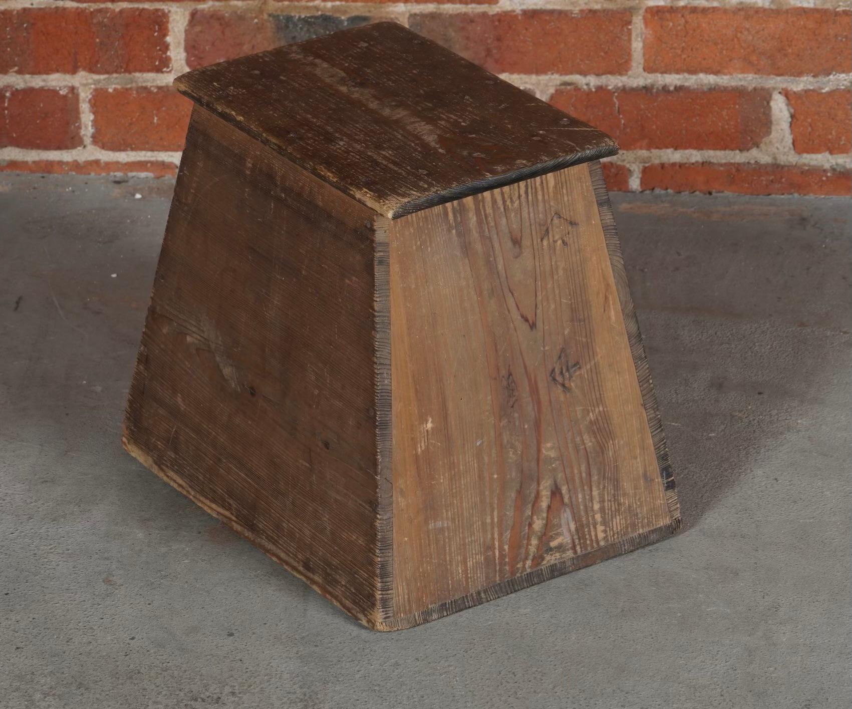 Bois Tabouret d'atelier japonais du début du 20e siècle Période Meiji en vente