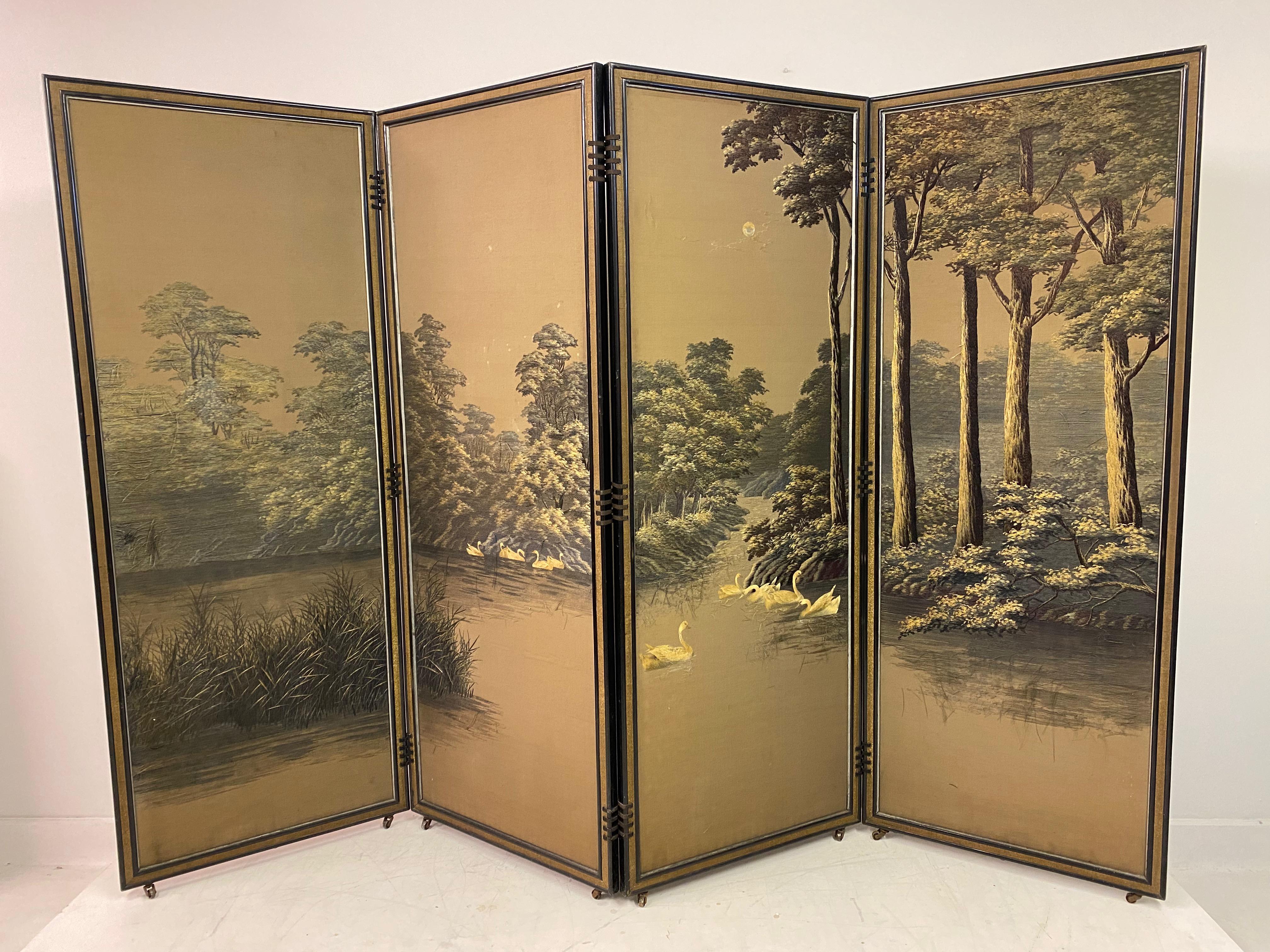 Folding screen

Four sections 

Silk

Black lacquered frame

Couple of small areas of damage and some wear to the embroidery

Japanese Early 20th Century.