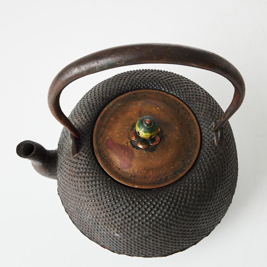 Japanese tea pot known as 