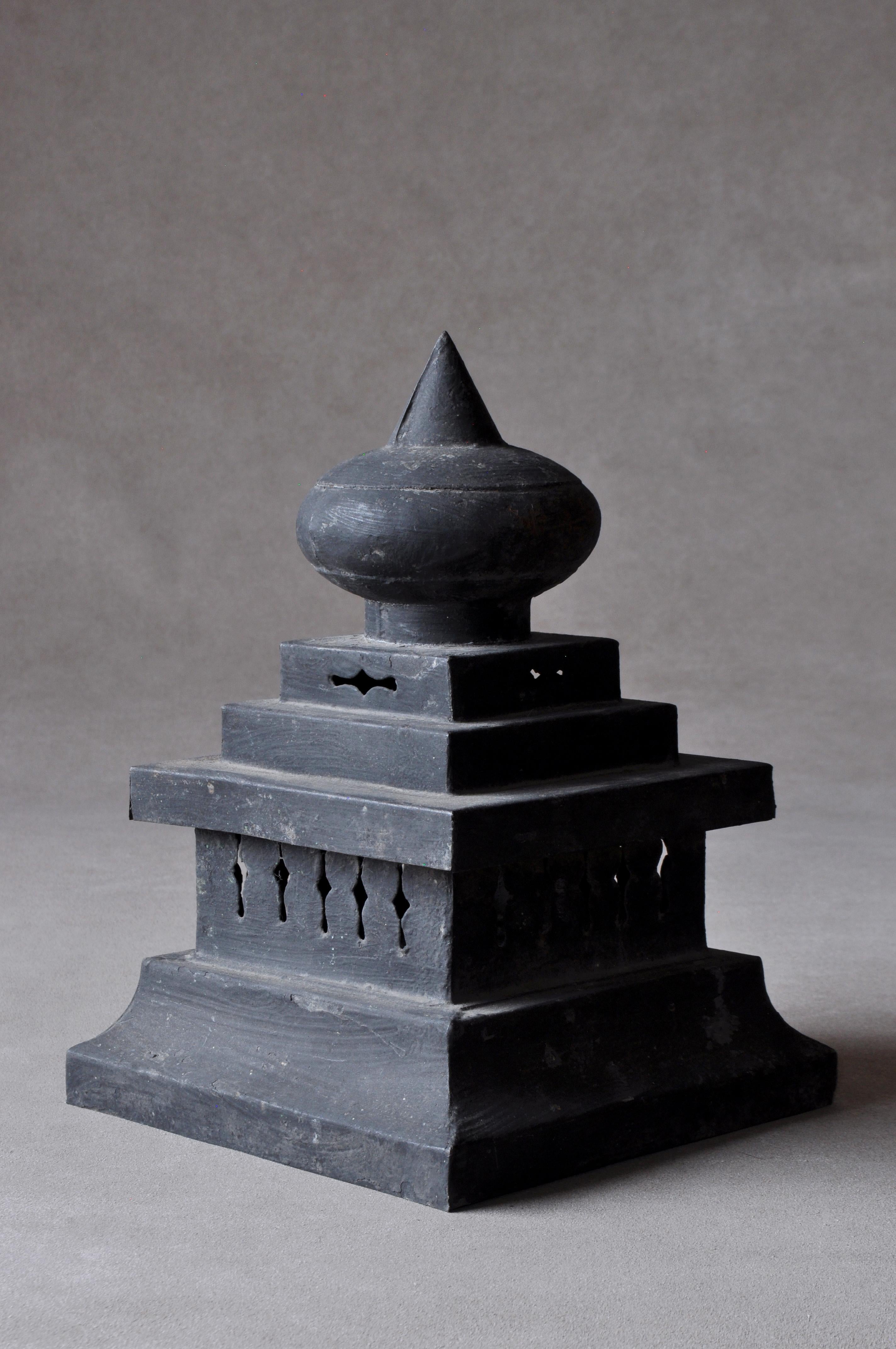 Early 20th century Japanese tin-made Buddhist pagoda with Hoju precious orb In Fair Condition For Sale In Chiba, JP