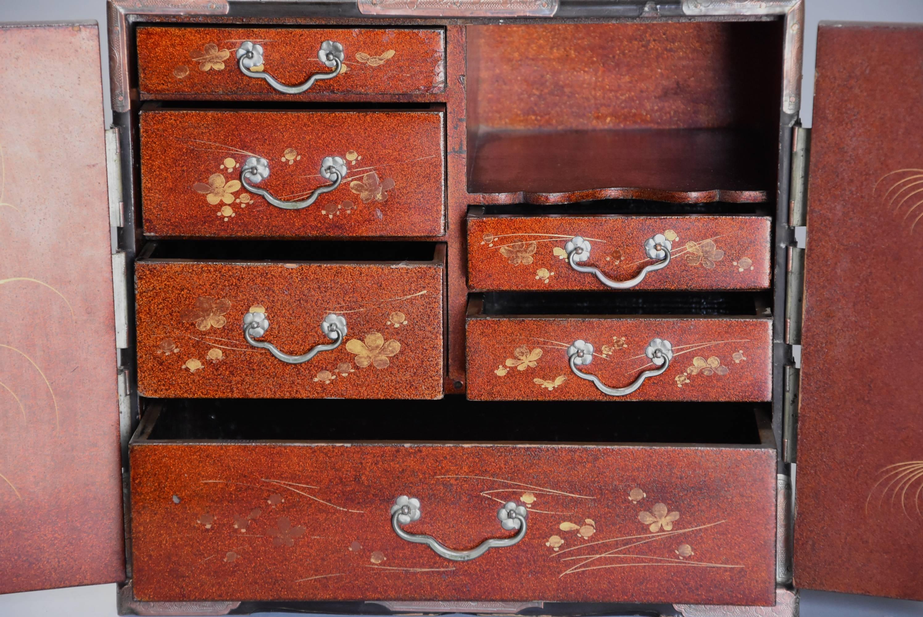 Early 20th Century Japanese Two-Door Lacquered Table Cabinet 4