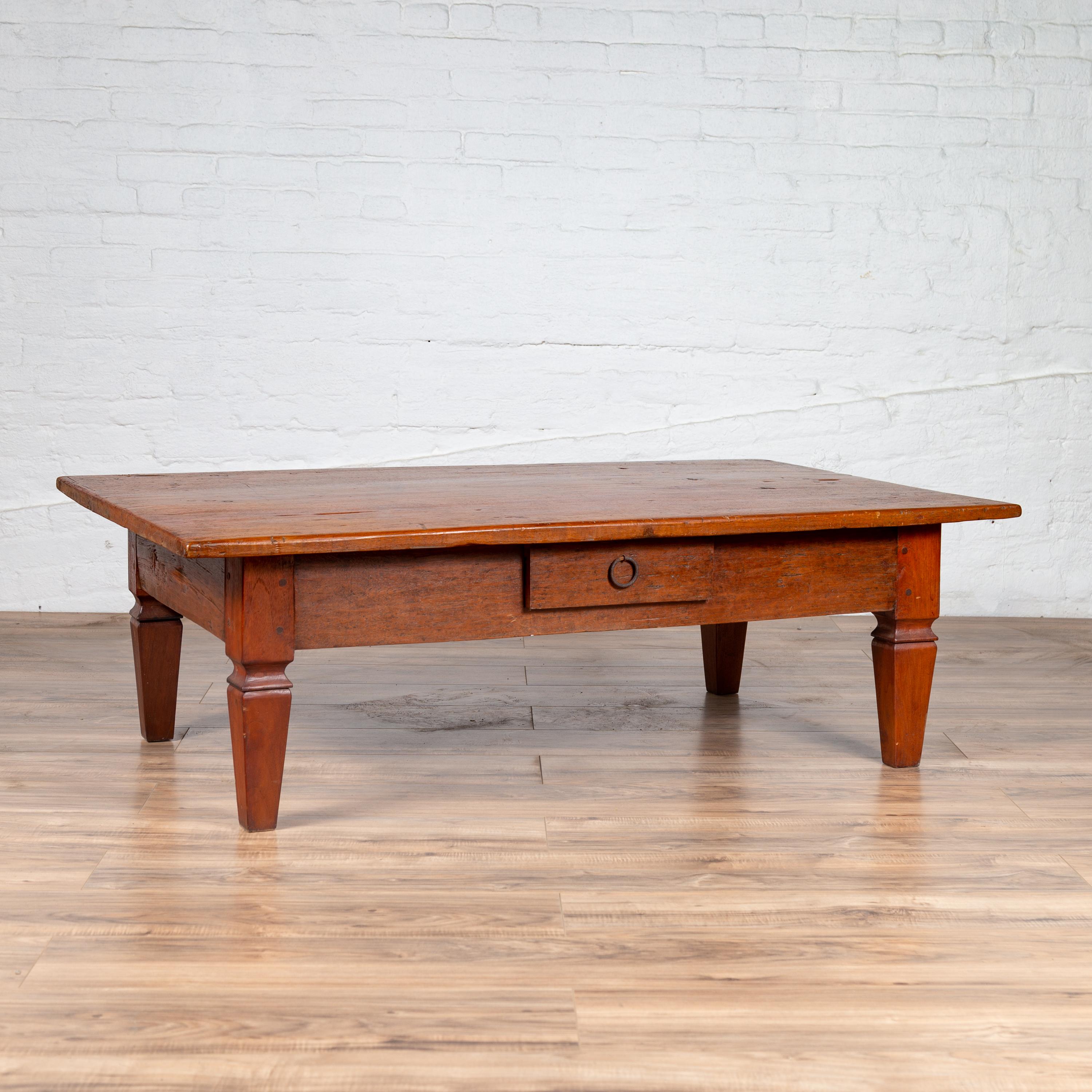 Early 20th Century Javanese Coffee Table with Single Drawer and Tapered Legs 3